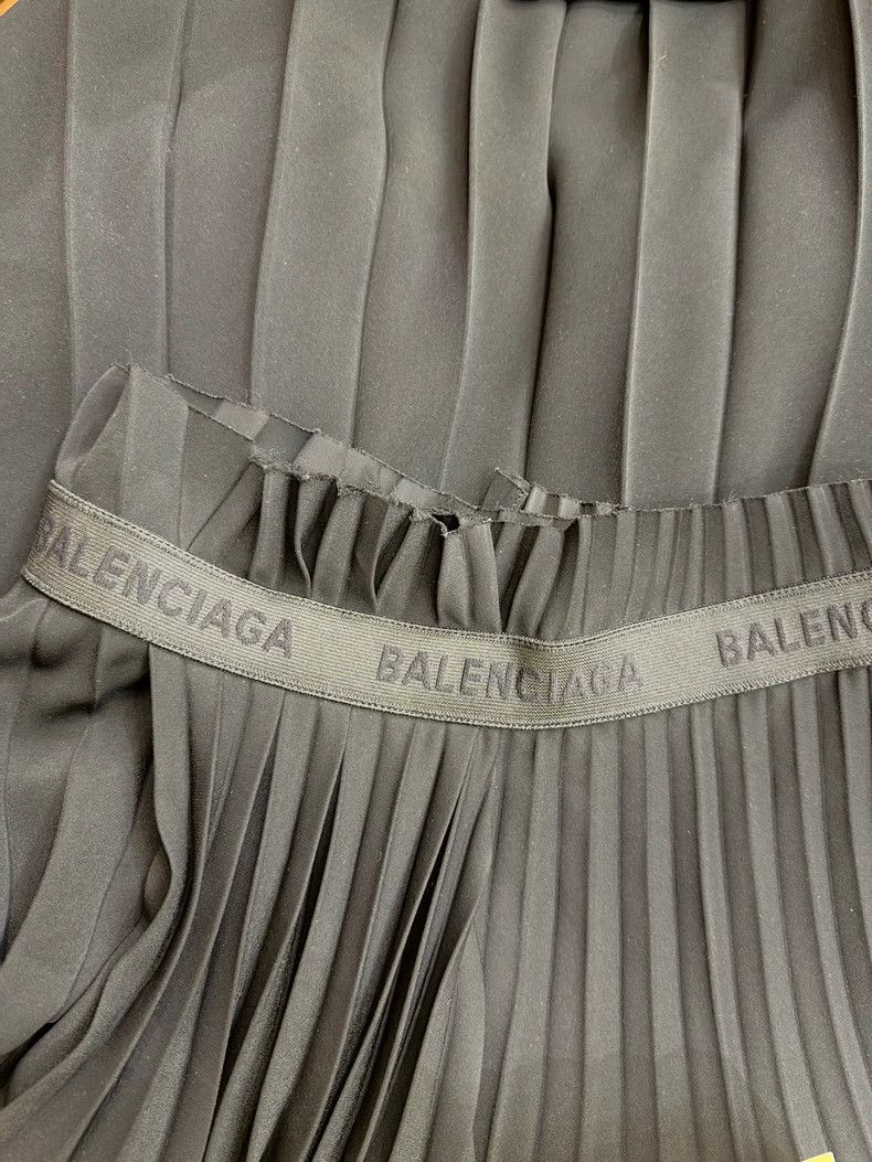 Balenciaga Balenciaga Black Pleated Asymmetric Skirt Size US 36 / EU 52 - 3 Thumbnail