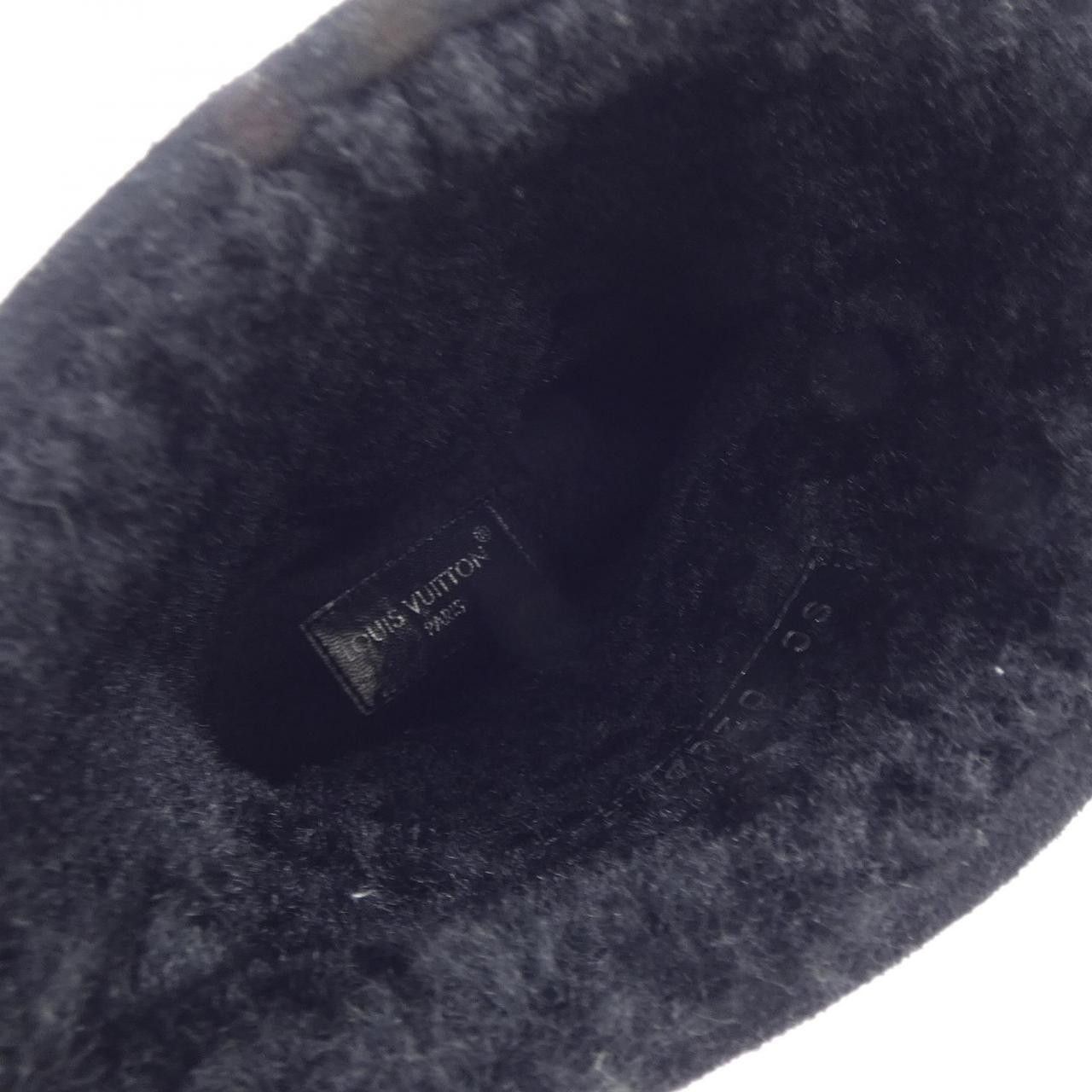 Louis Vuitton Louis Vuitton Louis Vuitton SKI PLATFORM ANKLE BOOT Shearling Boots Natural Material Shoes DUTY FREE for USA Size ONE SIZE - 6 Thumbnail