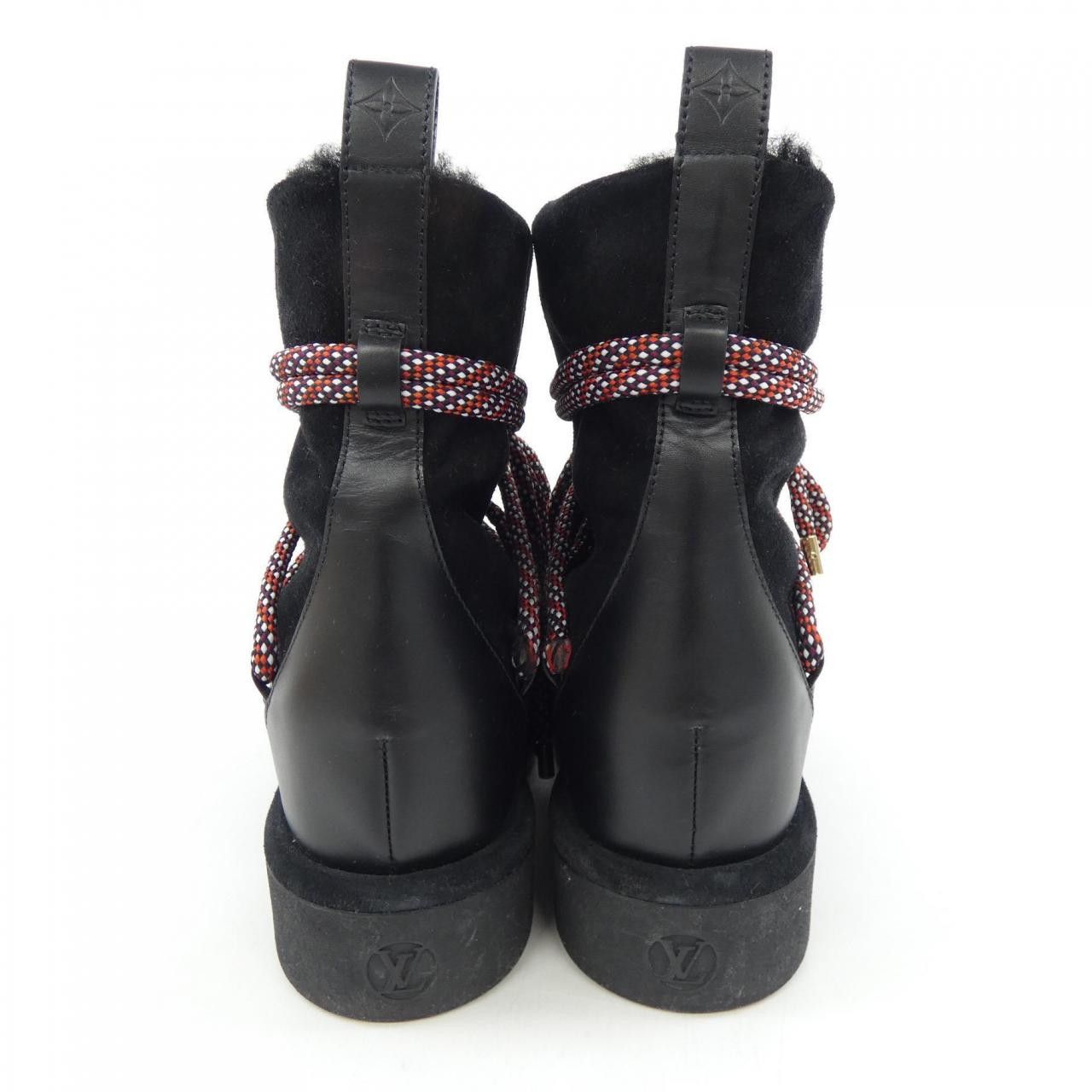 Louis Vuitton Louis Vuitton Louis Vuitton SKI PLATFORM ANKLE BOOT Shearling Boots Natural Material Shoes DUTY FREE for USA Size ONE SIZE - 5 Thumbnail