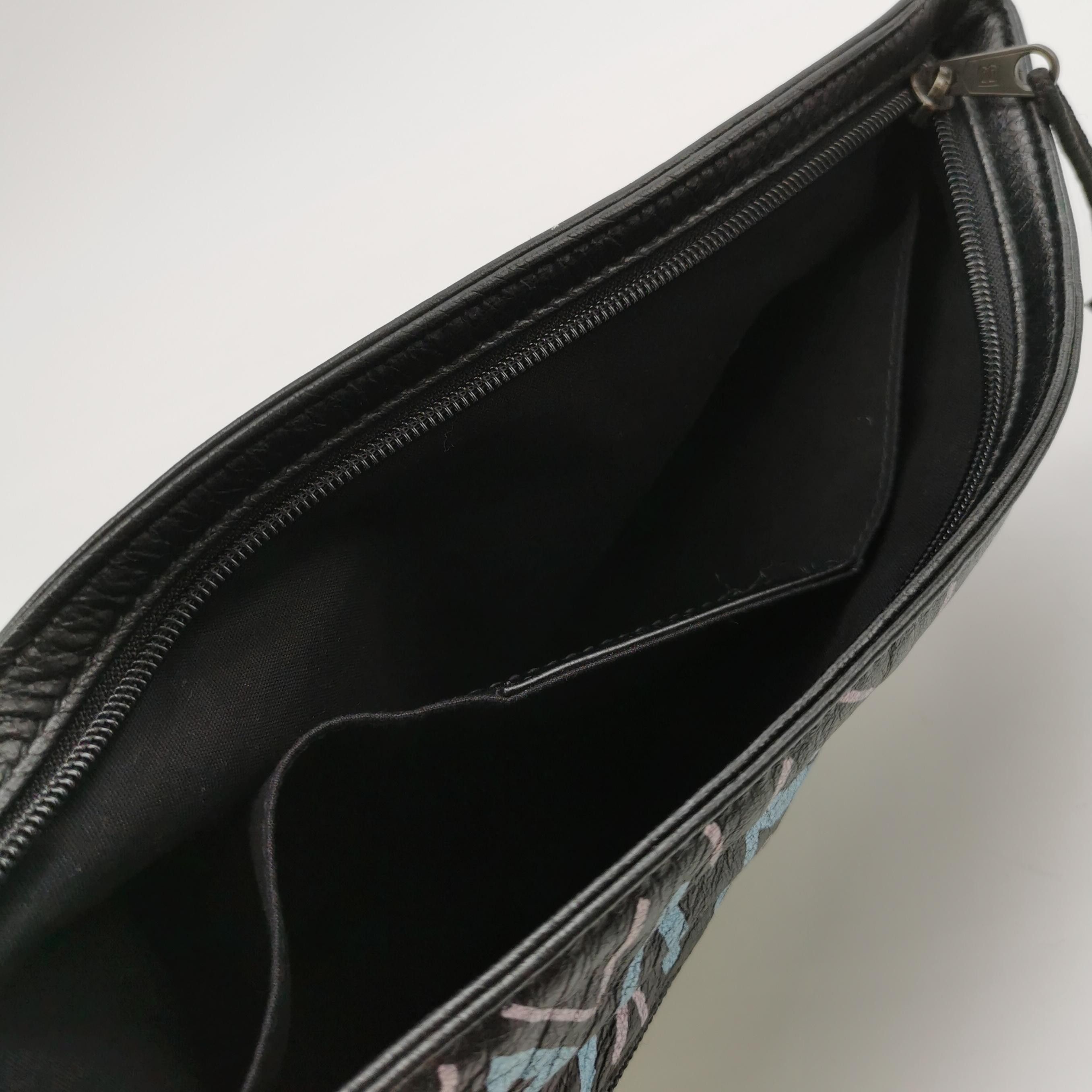 Balenciaga Balenciaga Graffiti Oil Wax Leather Clutch Size ONE SIZE - 11 Thumbnail