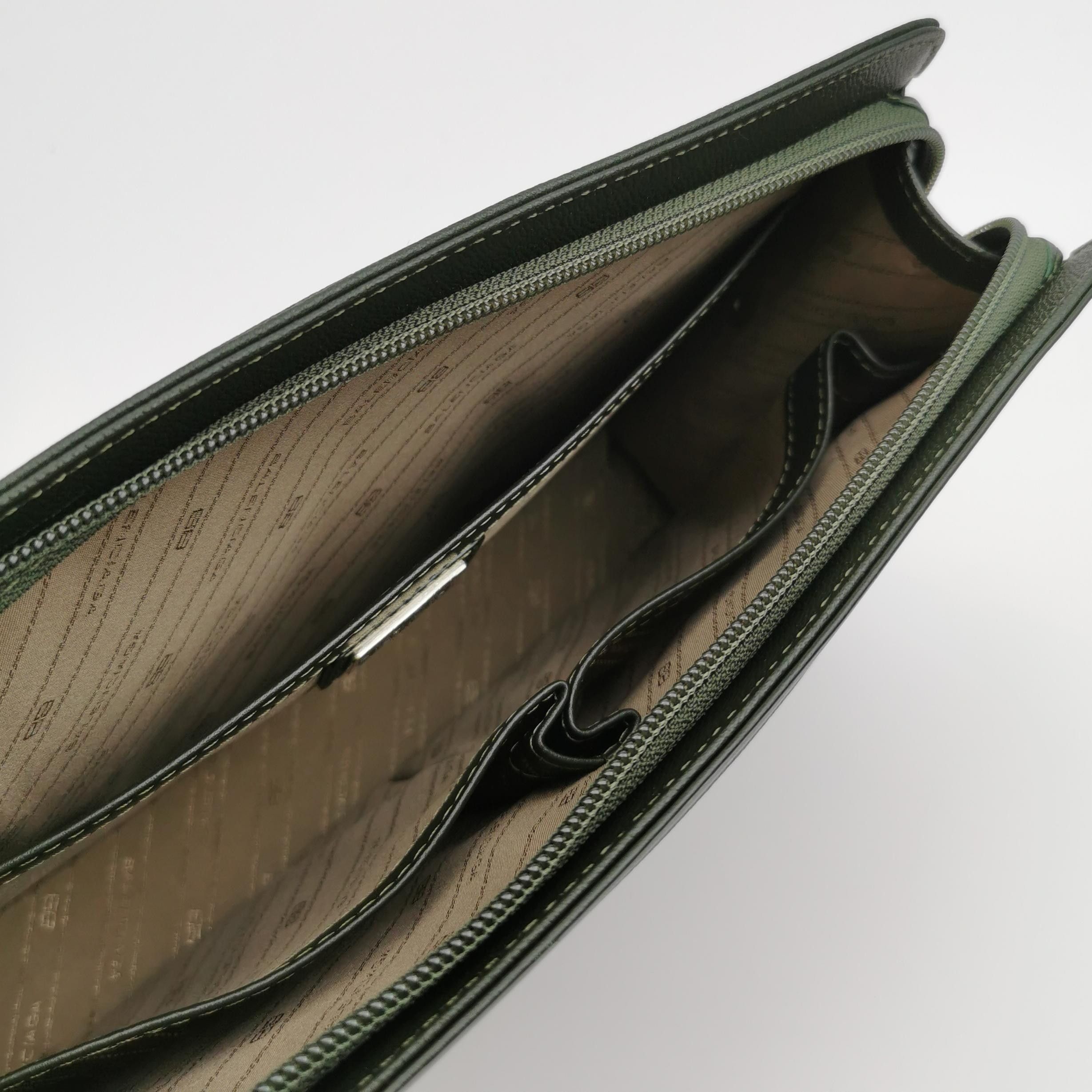 Balenciaga Balenciaga ACE Collab Calfskin Solid Vintage Clutch Size ONE SIZE - 12 Thumbnail