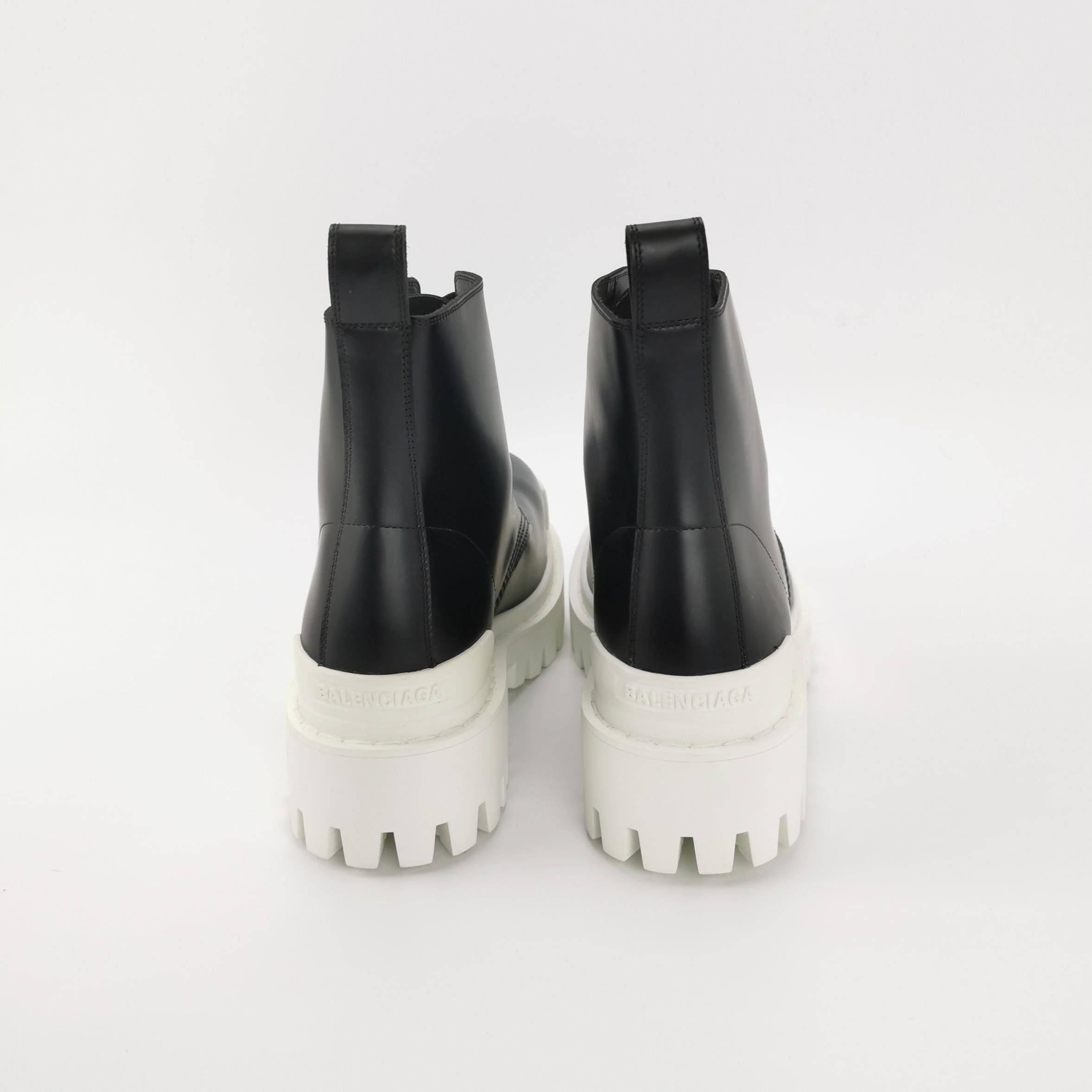 Balenciaga Black Leather Lace-Up Platform Ankle Boots Size US 10 / EU 43 - 8 Thumbnail