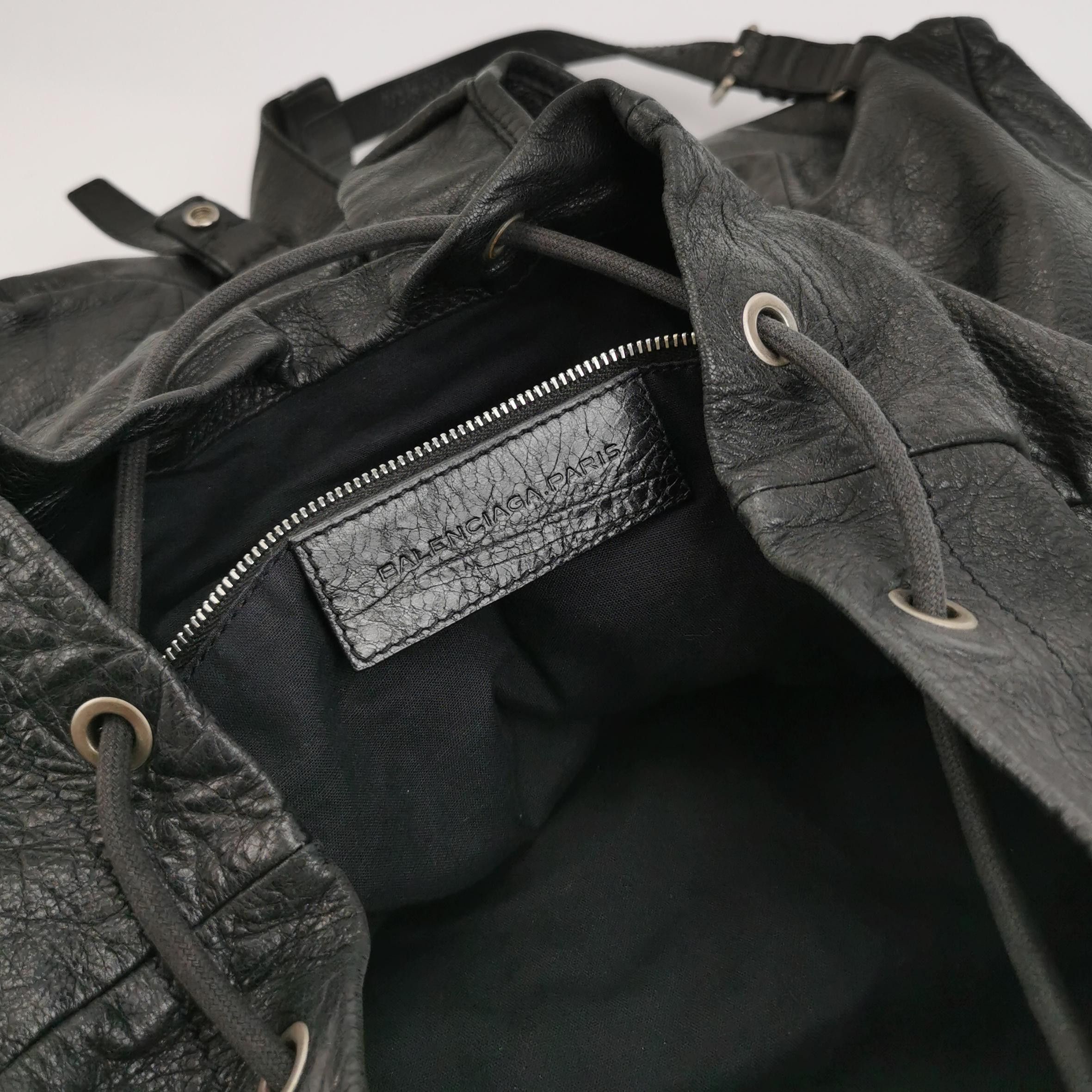 Balenciaga Balenciaga Black Leather Flap Backpack Size ONE SIZE - 15 Thumbnail