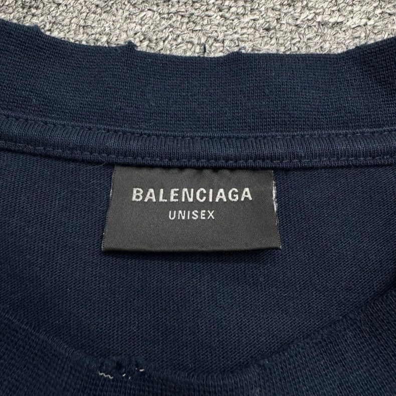 Balenciaga Balenciaga Distressed Logo Short Sleeve Tee Size US M / EU 48-50 / 2 - 3 Thumbnail