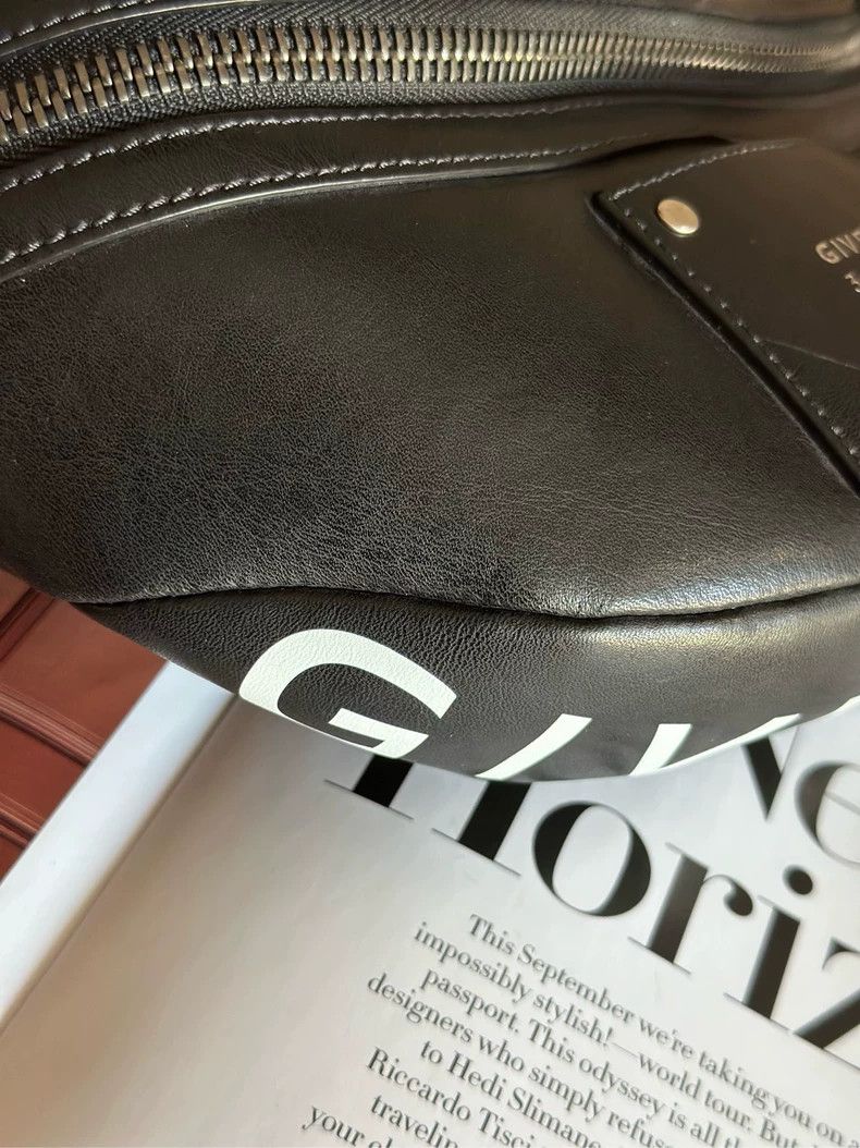 Givenchy Givenchy Tag Series Black Fanny Pack Size ONE SIZE - 4 Thumbnail