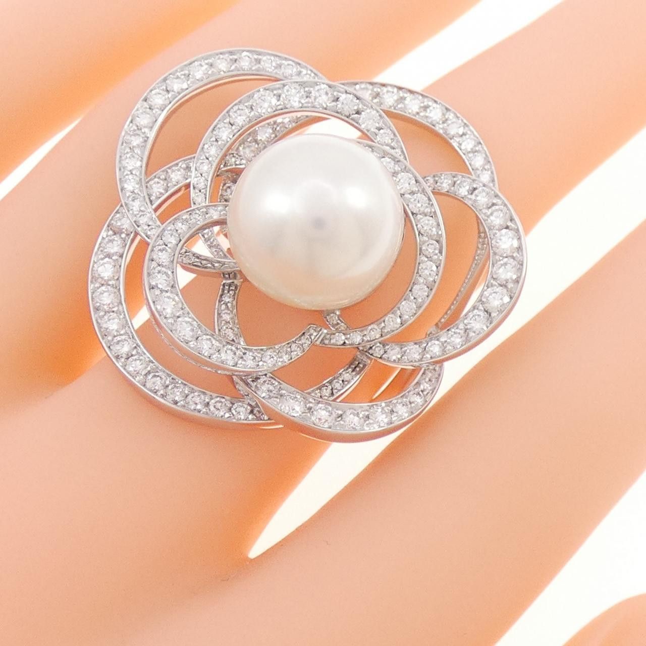 Chanel Chanel Chanel Camelia 750 White Gold Ring Metal Ring DUTY FREE for USA Size ONE SIZE - 5 Thumbnail