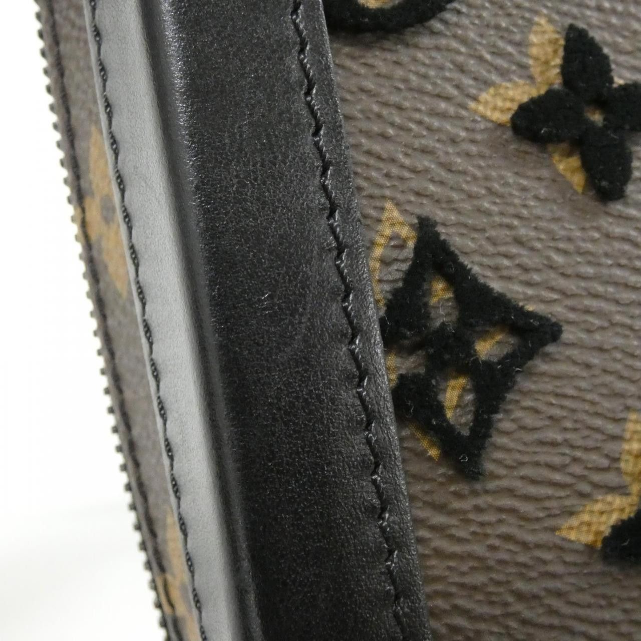 Louis Vuitton Louis Vuitton Louis Vuitton Monogram Soft Trunk Shoulder Bag Canvas Shoulder Bag M45044 DUTY FREE for USA Size ONE SIZE - 6 Thumbnail