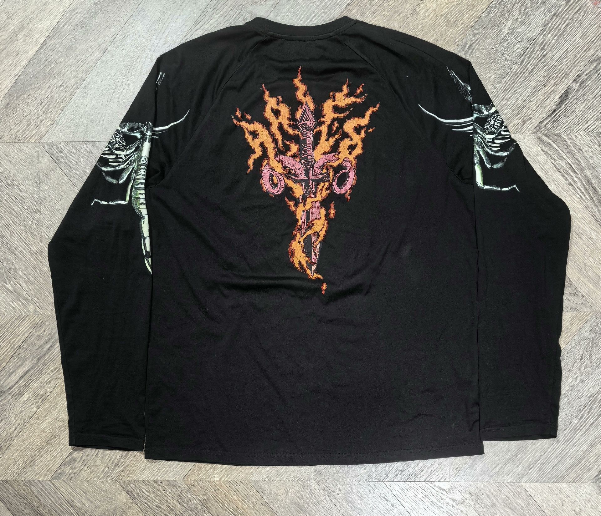 Givenchy givenchy rock logo long sleeve t-shirt Size US L / EU 52-54 / 3 - 2 Thumbnail