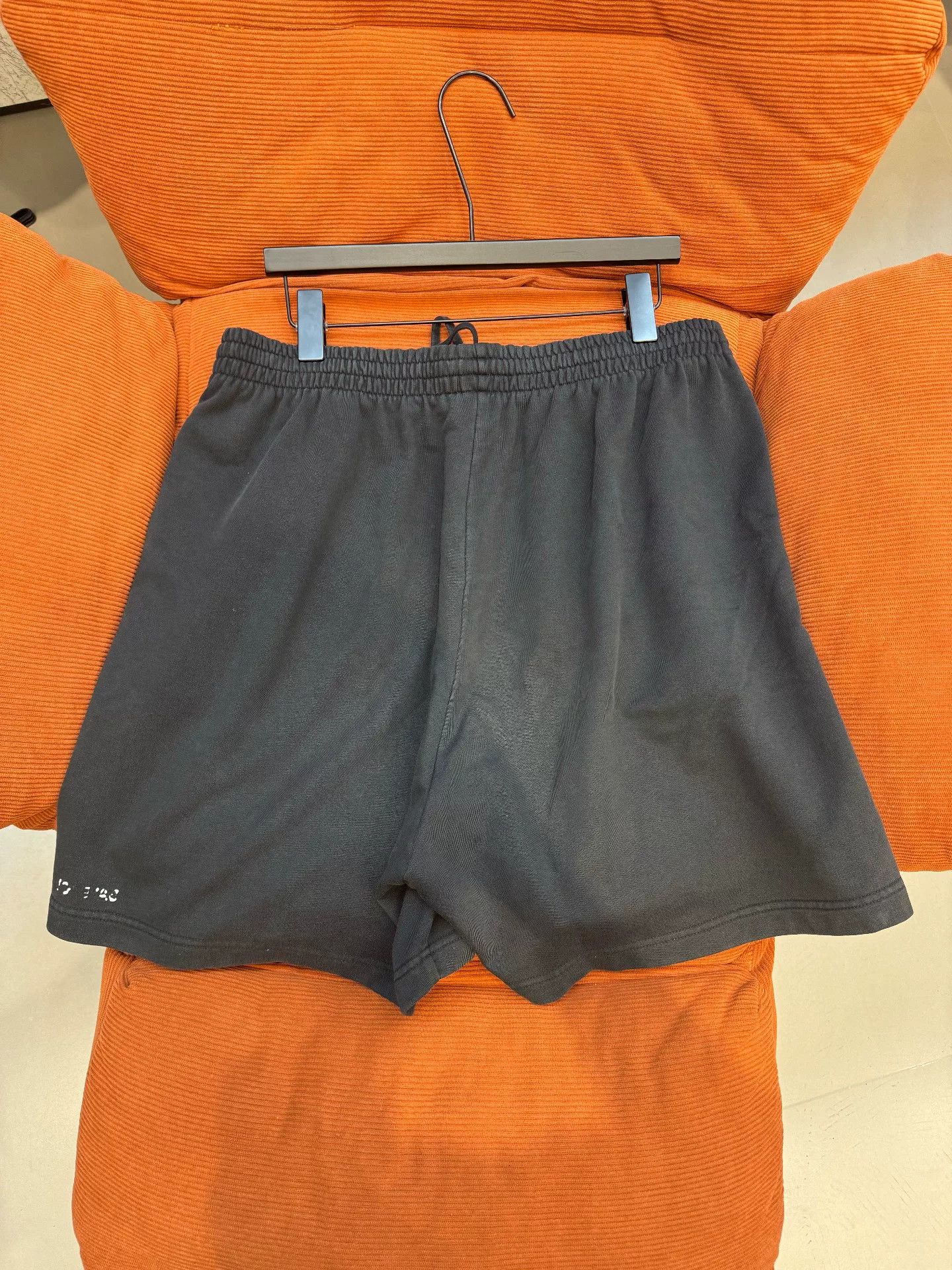 Balenciaga Balenciaga Logo Print Casual Shorts Size US 26 / EU 42 - 3 Thumbnail