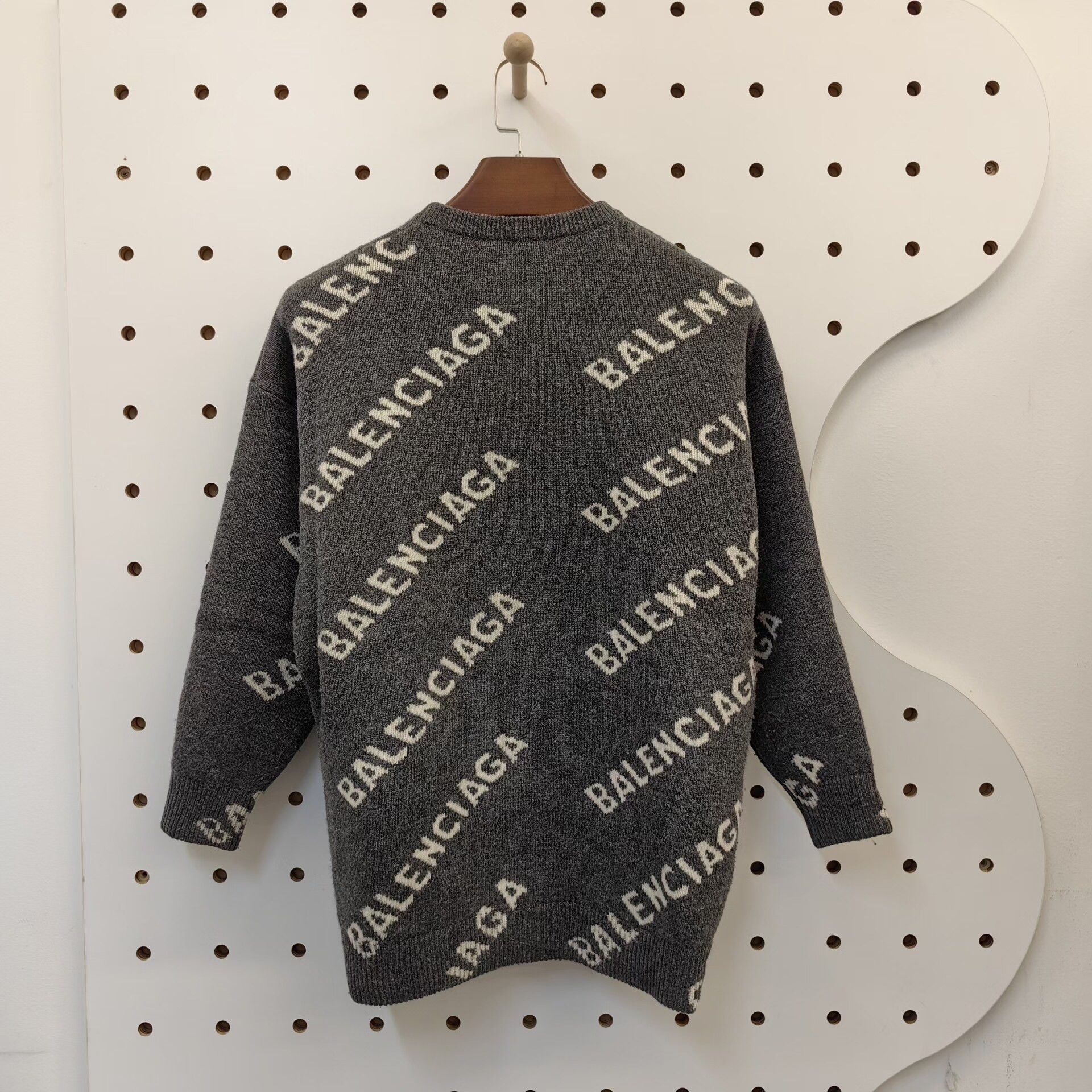 Balenciaga Balenciaga Grey Logo Knit Sweater XS Size US XS / EU 42 / 0 - 2 Thumbnail