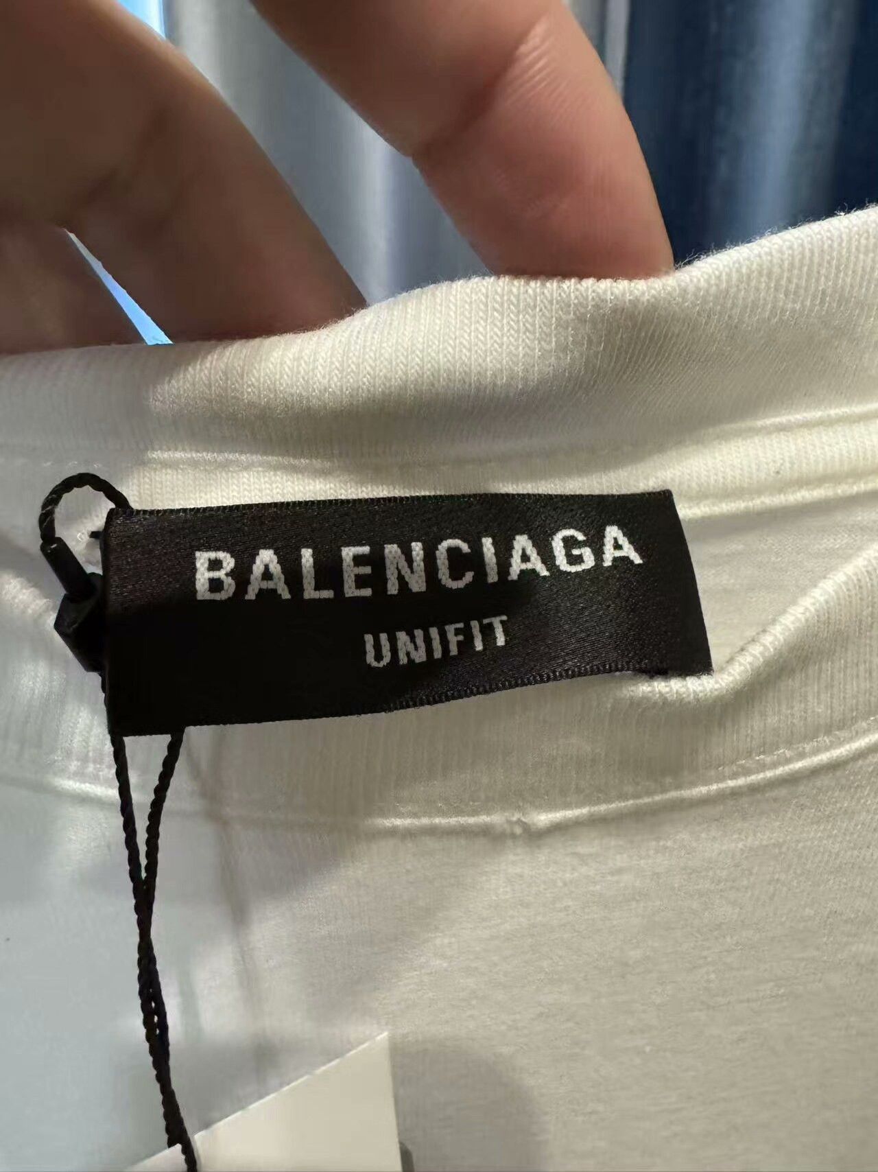 Balenciaga Balenciaga SS22 Destroyed Short Sleeve Tee Size US XXS / EU 40 - 2 Thumbnail