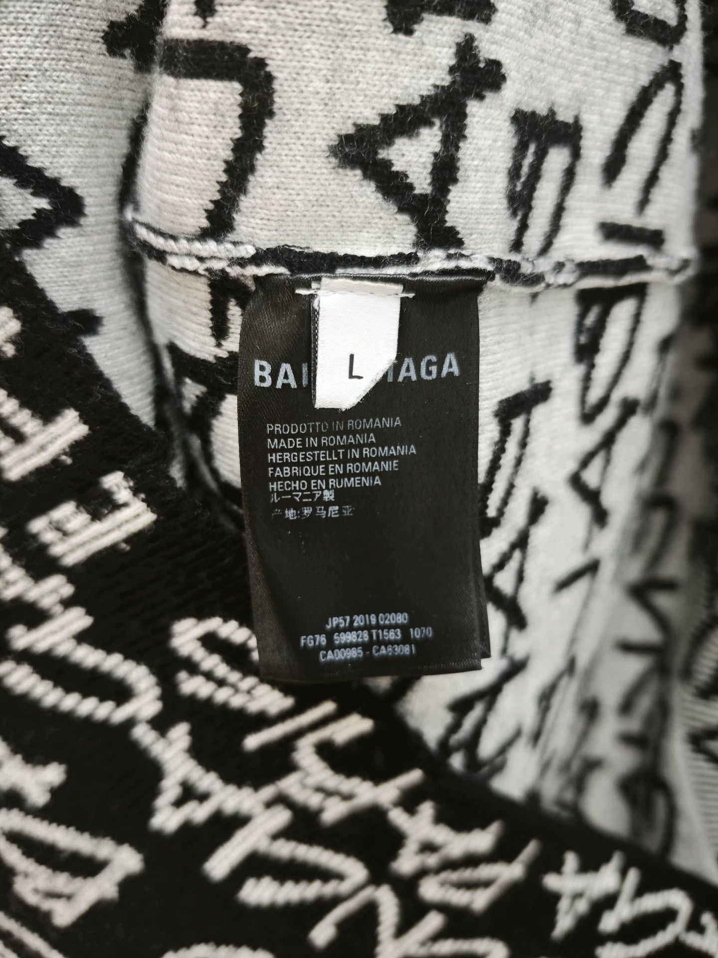 Balenciaga Balenciaga All-Letter Print Sweater Size US L / EU 52-54 / 3 - 3 Thumbnail