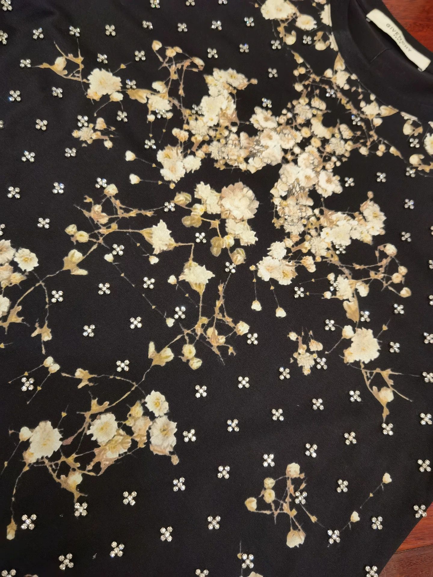Givenchy Givenchy Limited Edition Crystal Embellished T-shirt Size US XS / EU 42 / 0 - 2 Thumbnail