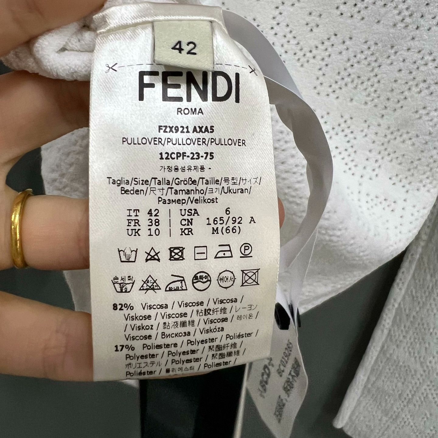 Fendi fendi white logo high-neck sweater Size US S / EU 44-46 / 1 - 4 Thumbnail