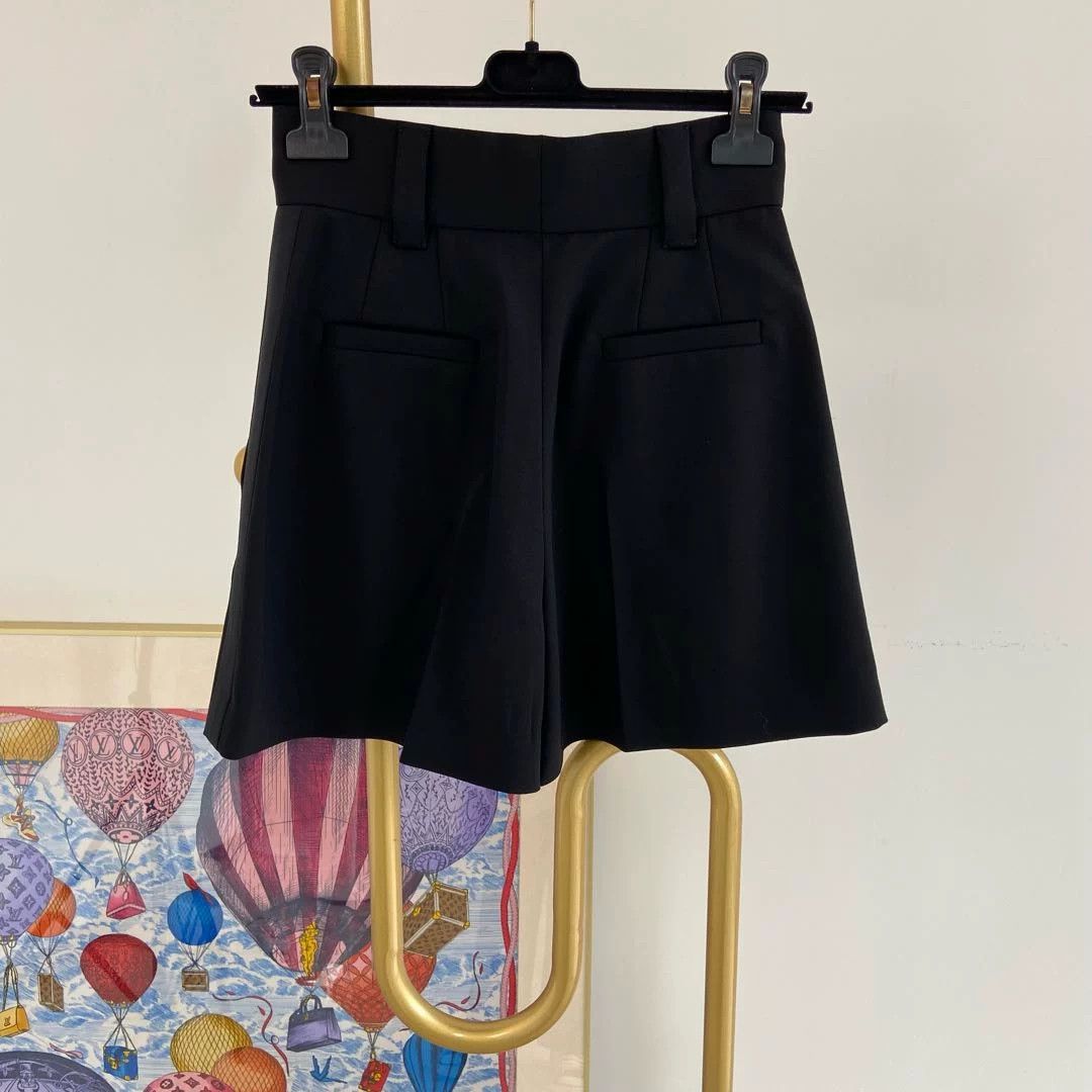 Miu Miu black miu miu shorts size 38 Size US 38 / EU 54 - 3 Thumbnail