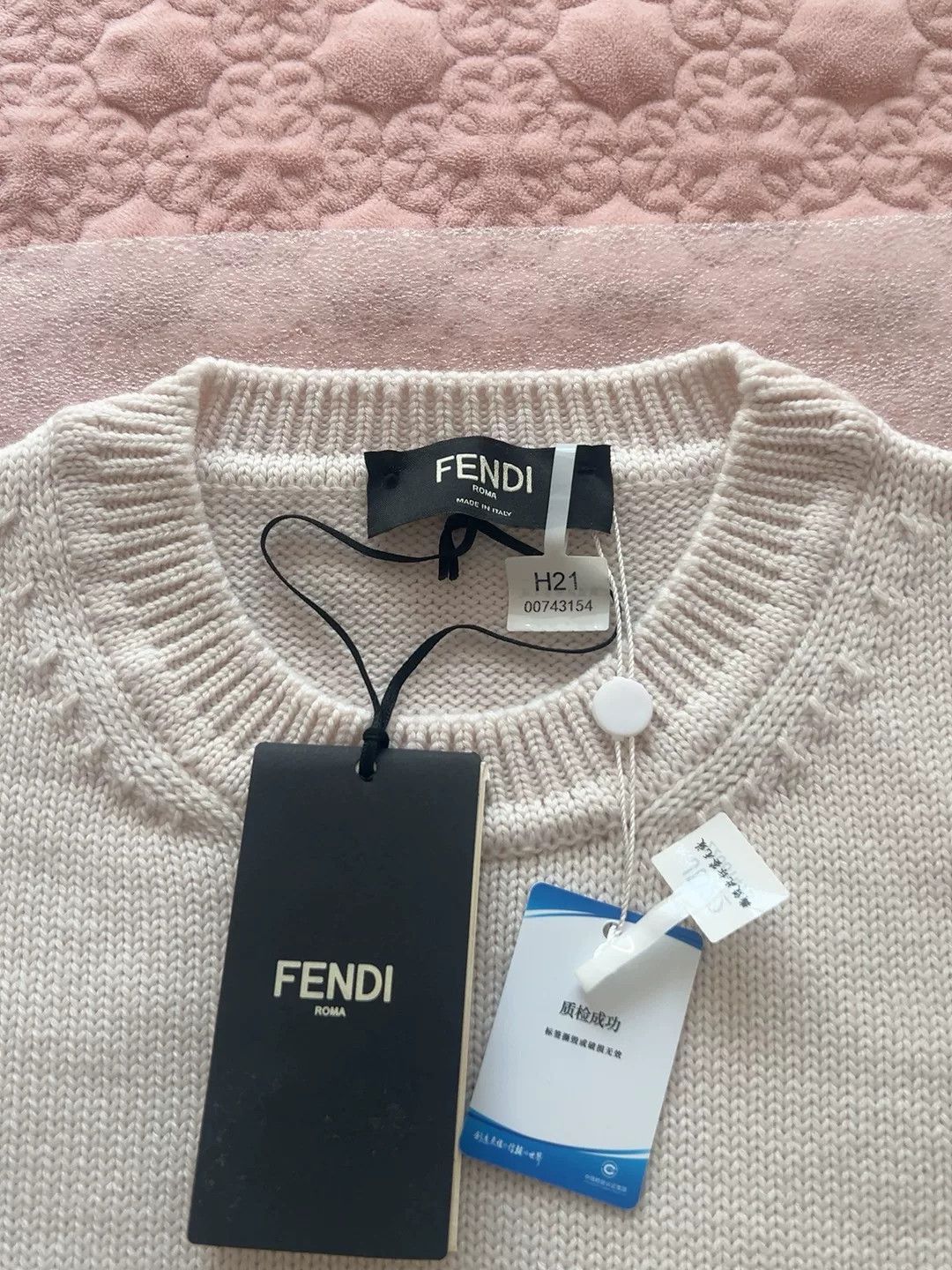 Fendi fendi sweater size 52, brand new Size US L / EU 52-54 / 3 - 3 Thumbnail