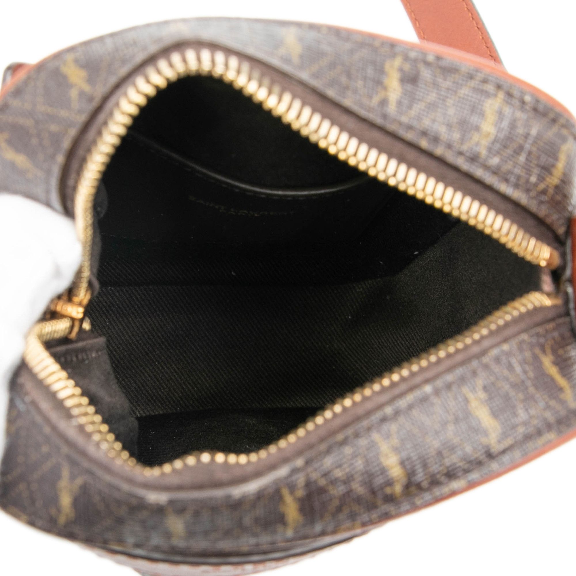 Yves Saint Laurent Yves Saint Laurent Le Monogramme Coated Canvas Pouch Crossbody Size ONE SIZE - 4 Thumbnail
