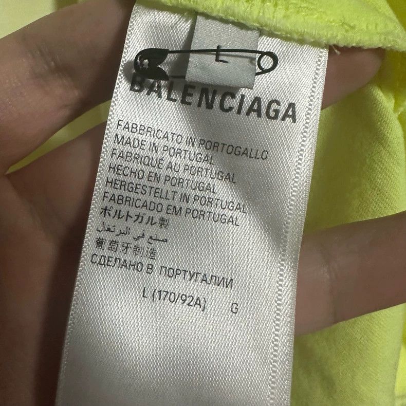 Balenciaga Balenciaga Tape Short Sleeve Tee Size US L / EU 52-54 / 3 - 3 Thumbnail