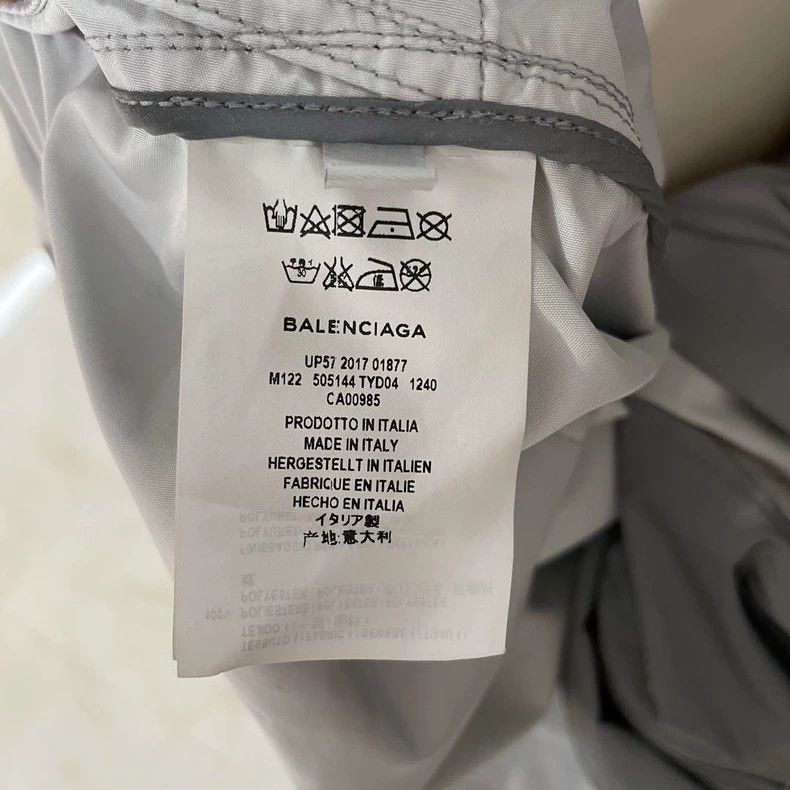 Balenciaga Balenciaga Long Logo Coat Size 34 Size US XS / EU 42 / 0 - 9 Thumbnail