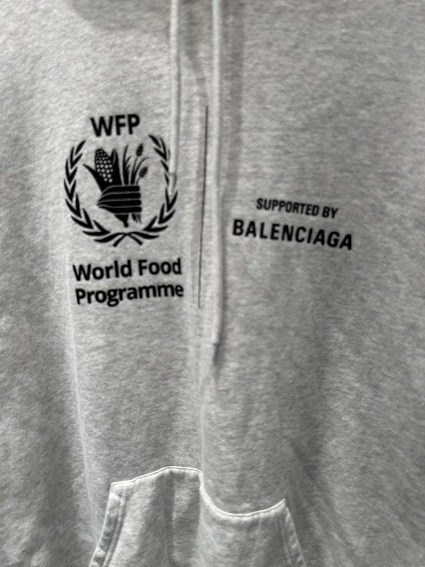 Balenciaga Balenciaga WFP Charity Hoodie Size US XS / EU 42 / 0 - 3 Thumbnail