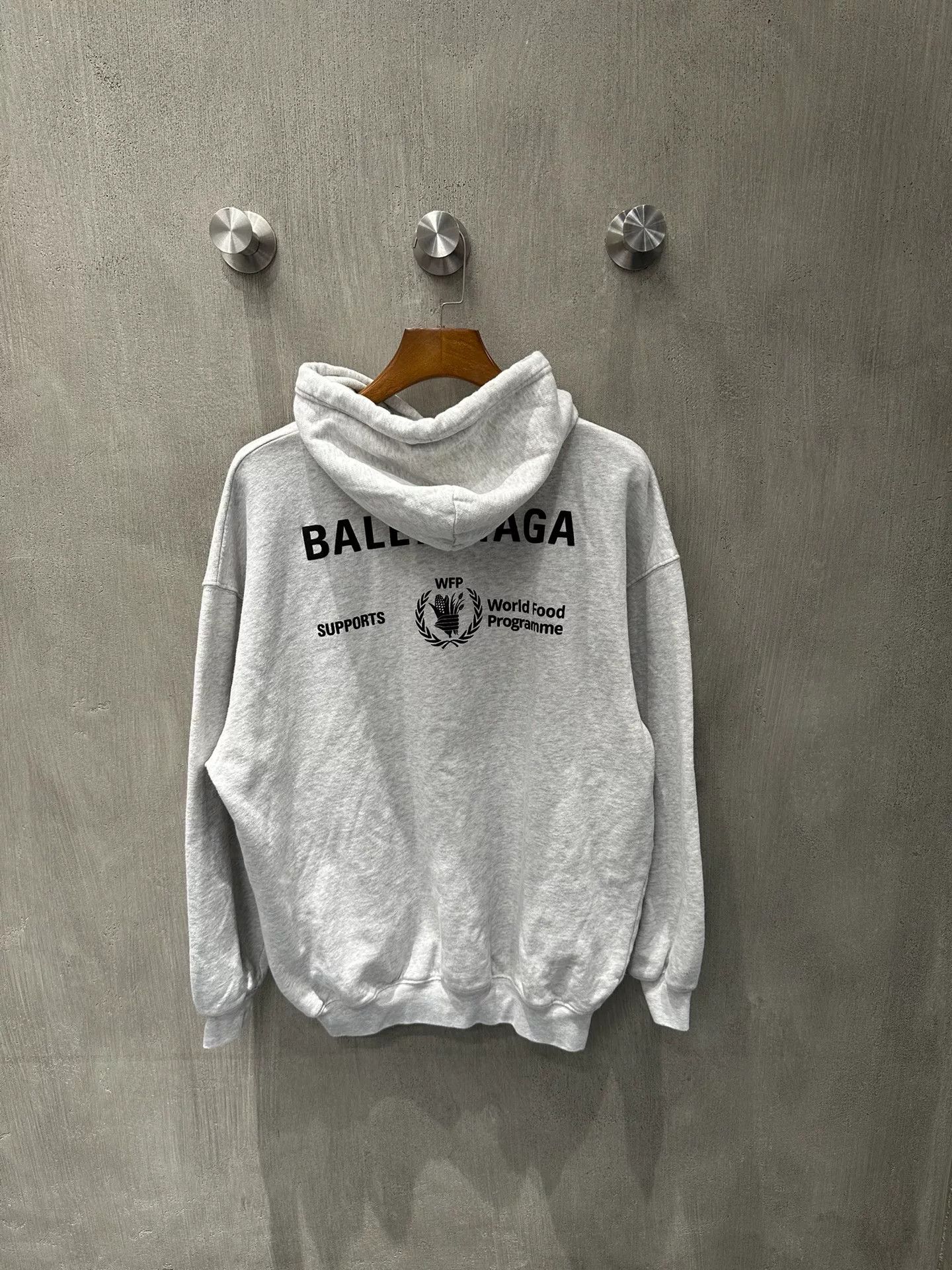 Balenciaga Balenciaga WFP Charity Hoodie Size US XS / EU 42 / 0 - 2 Thumbnail