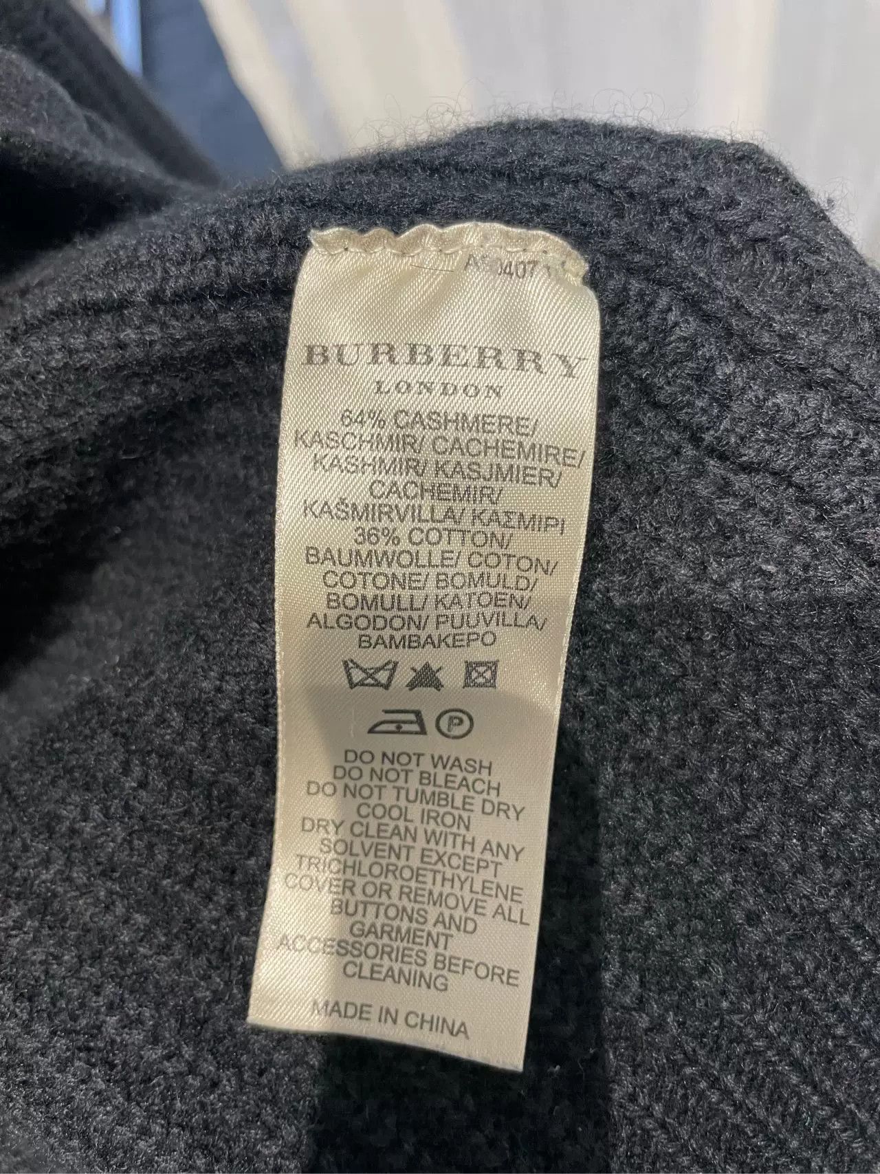 Burberry Burberry Black Cashmere Knit Coat S Size US S / EU 44-46 / 1 - 7 Thumbnail