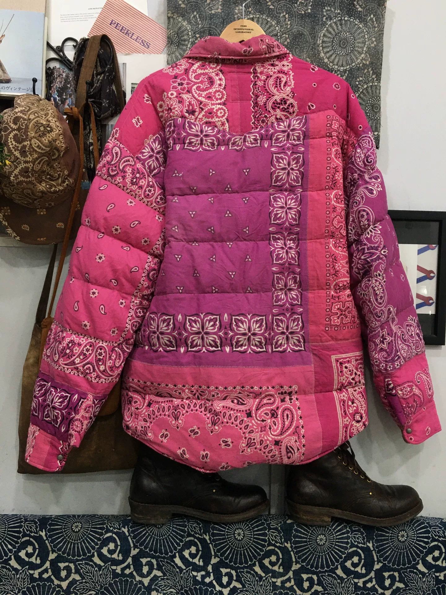 Visvim visvim bandana print down jacket Size L / US 10 / IT 46 - 2 Thumbnail