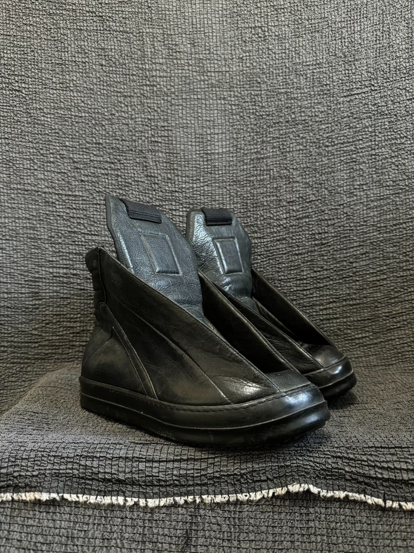 Rick Owens Rick Owens Black High Top Sneakers Size US 7.5 / EU 40-41 - 2 Thumbnail