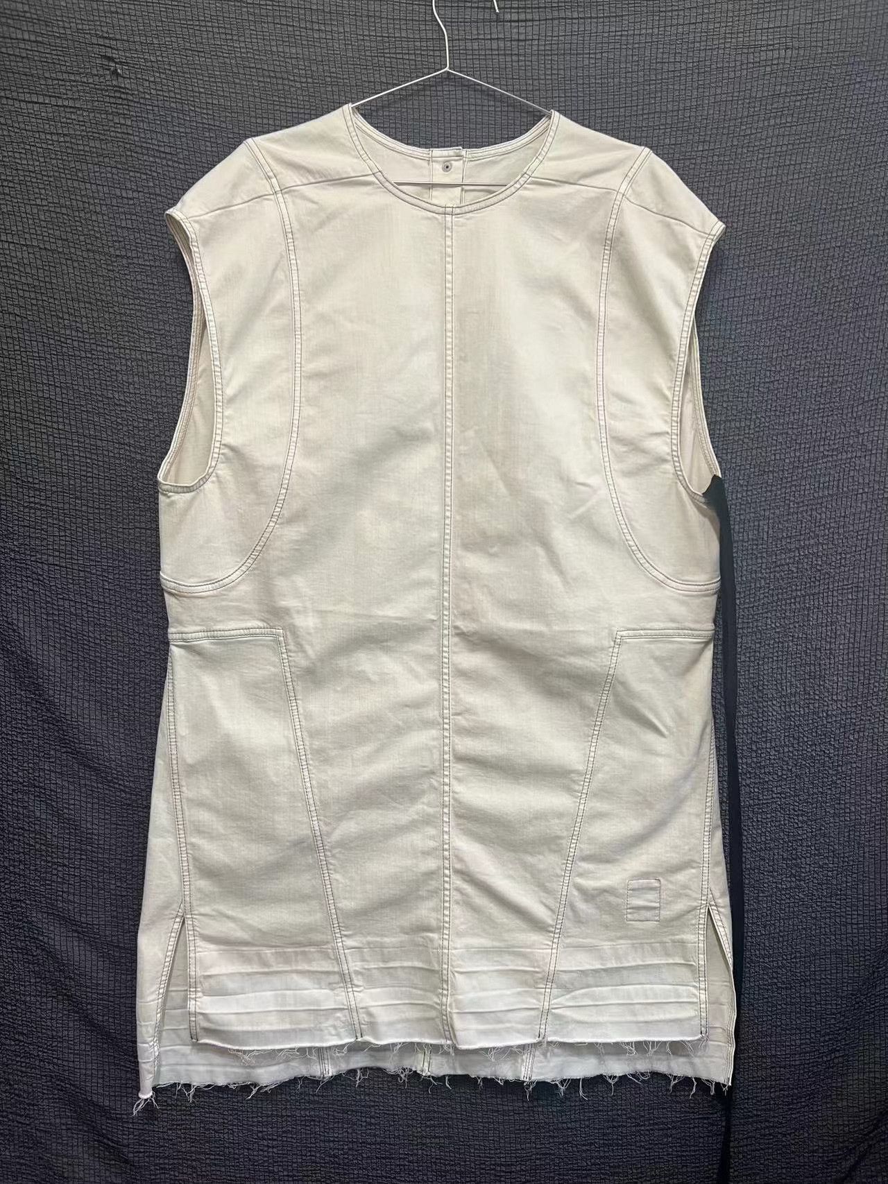 Rick Owens rick owens new texture frayed vest Size US XL / EU 56 / 4 - 3 Thumbnail