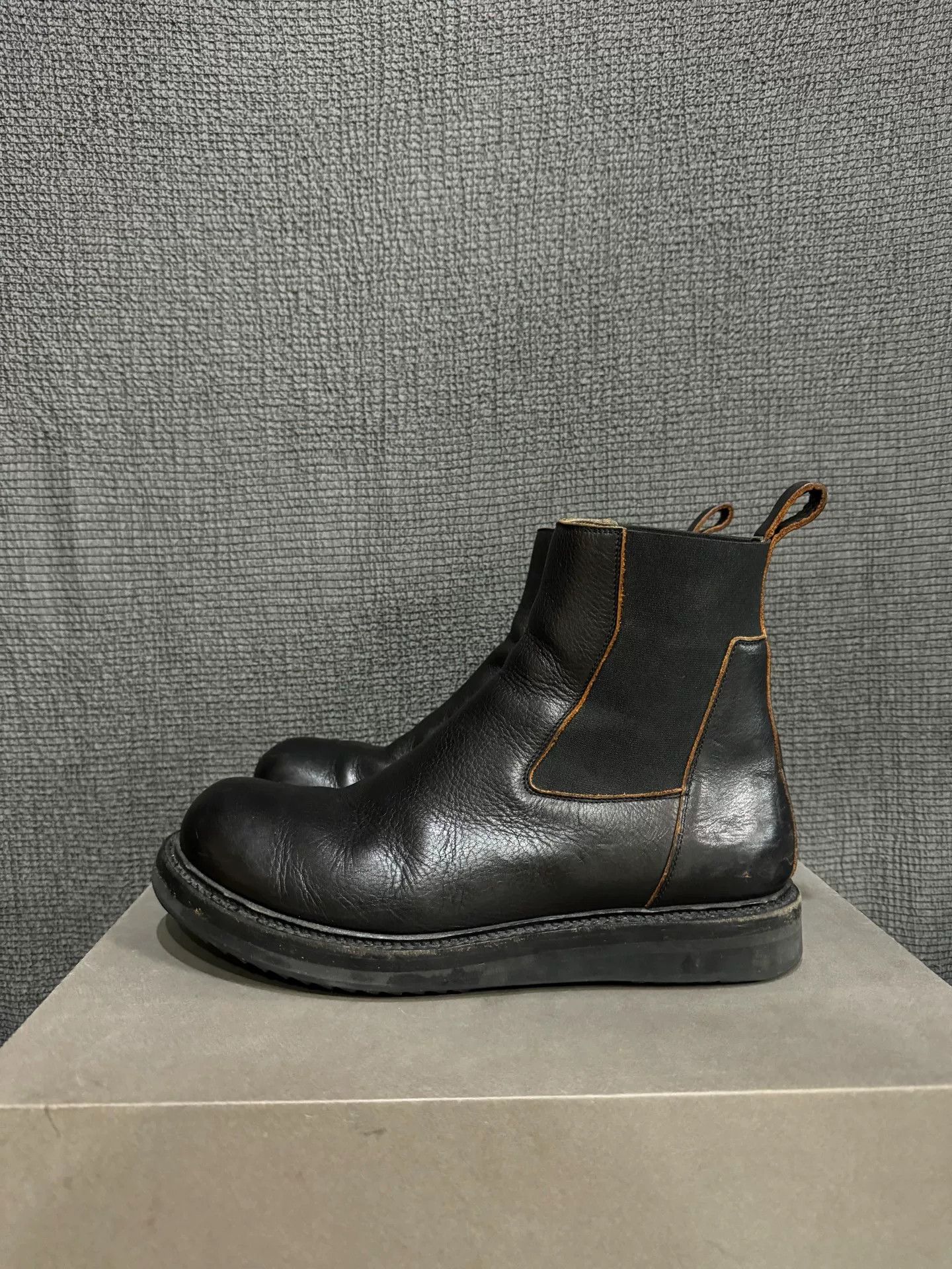 Rick Owens rick owens black leather chelsea boots Size US 10 / EU 43 - 6 Thumbnail