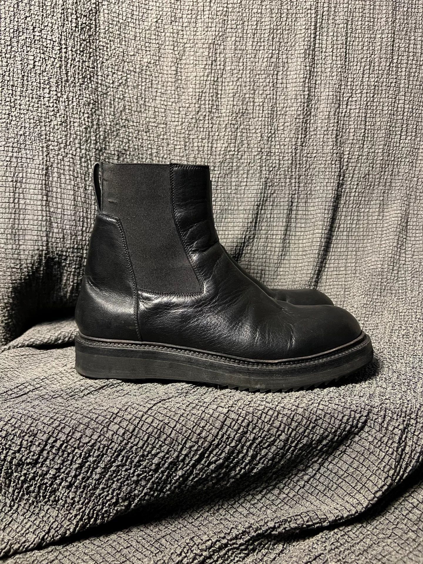 Rick Owens black leather chelsea boots by rick owens Size US 7 / EU 40 - 4 Thumbnail