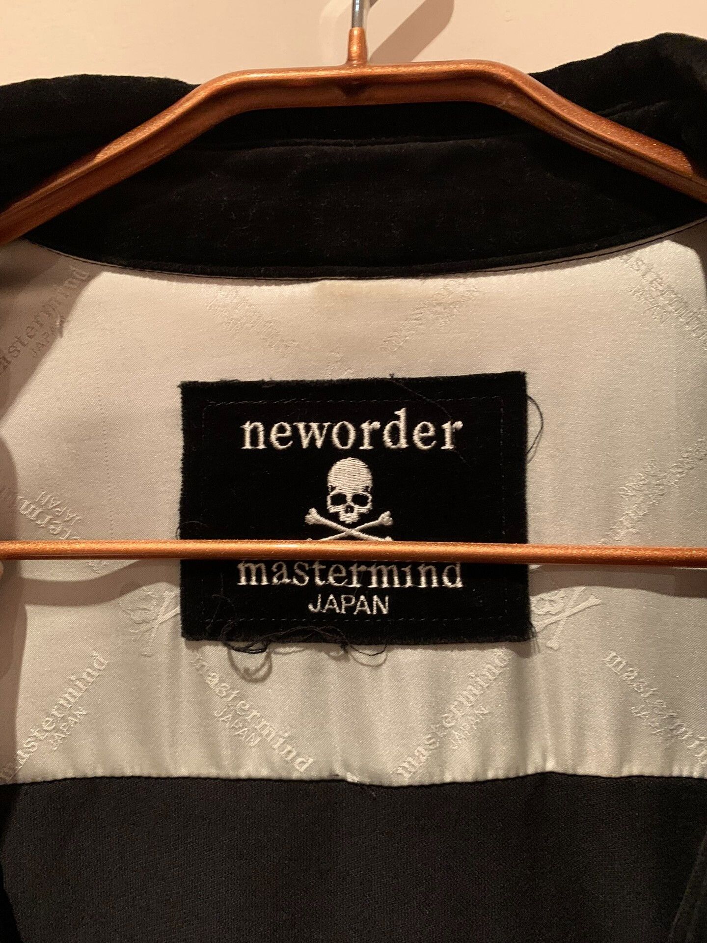 Mastermind Japan mastermind Japan black velvet skull shirt Size US L / EU 52-54 / 3 - 4 Thumbnail