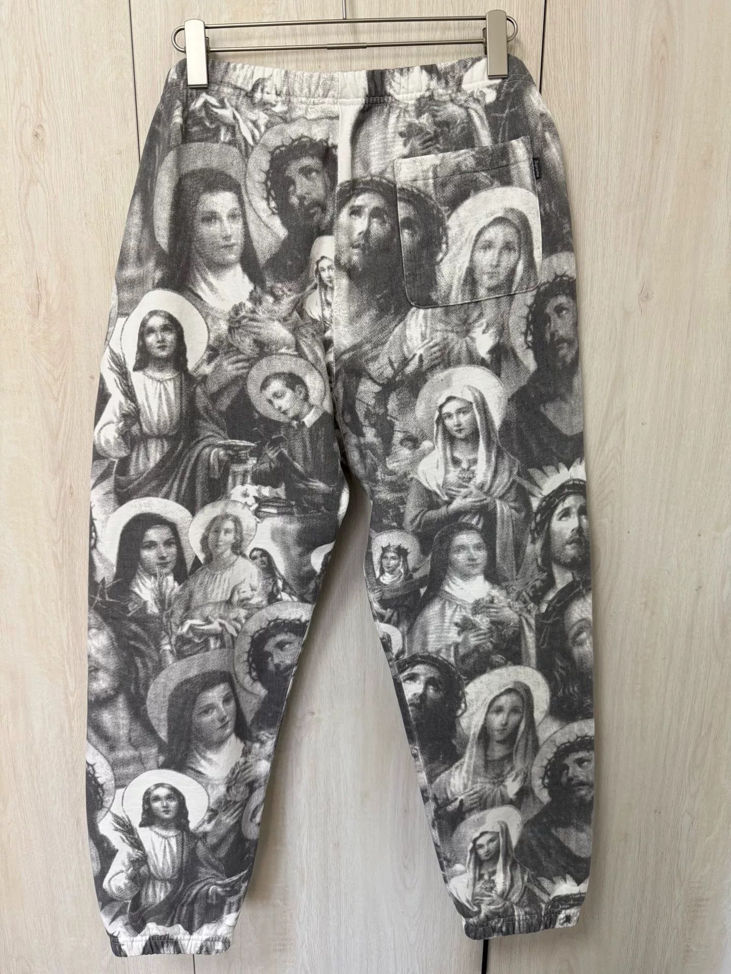 Supreme supreme jesus and mary sweatpants 18fw Size US 34 / EU 50 - 2 Thumbnail