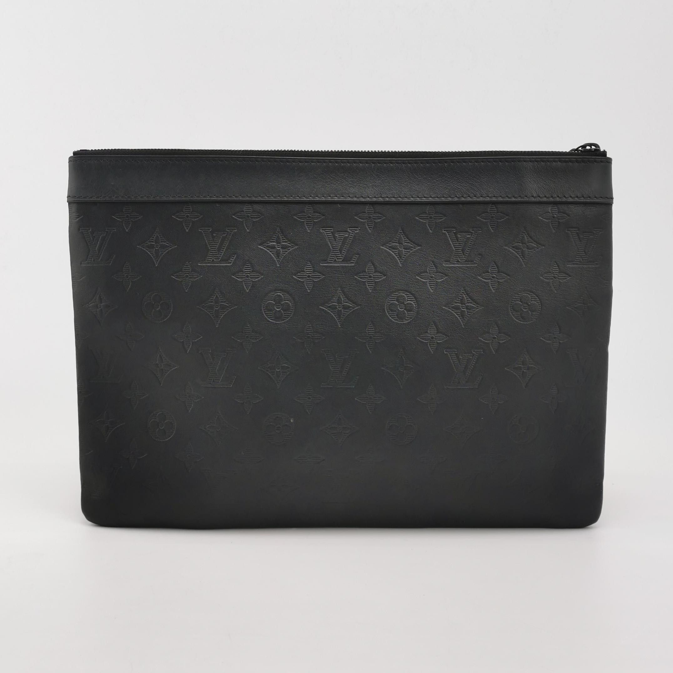 Louis Vuitton Louis Vuitton Discovery Pochette Black Embossed Clutch Size ONE SIZE - 8 Thumbnail
