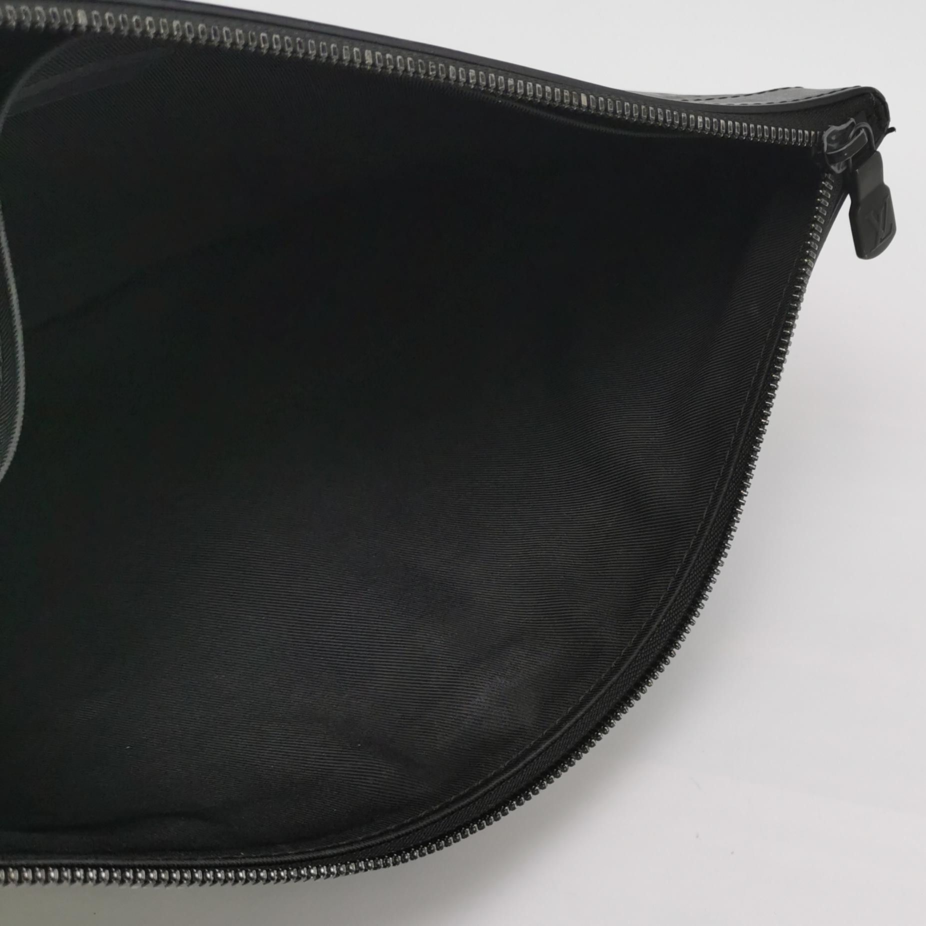 Louis Vuitton Louis Vuitton Discovery Pochette Black Embossed Clutch Size ONE SIZE - 11 Thumbnail