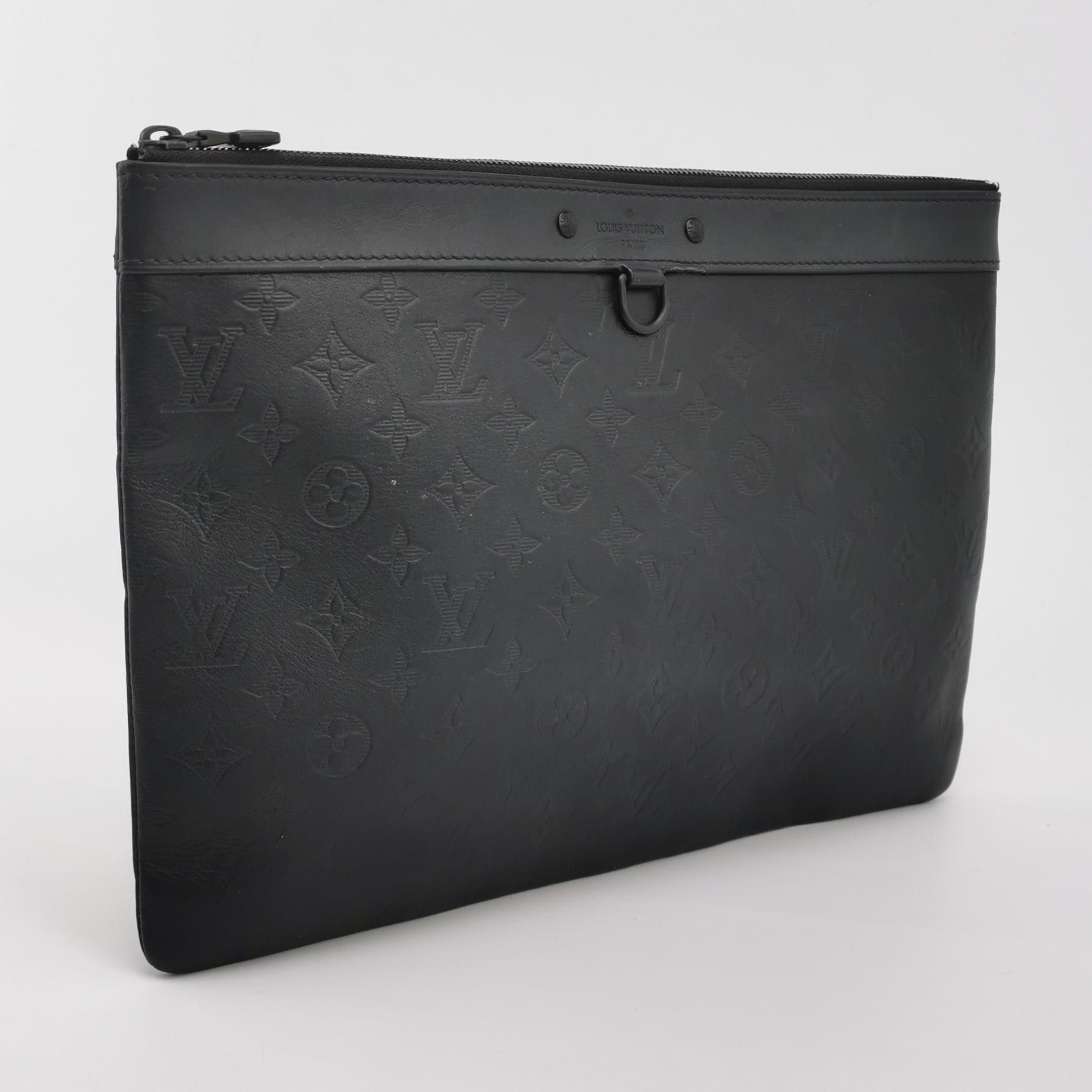 Louis Vuitton Louis Vuitton Discovery Pochette Black Embossed Clutch Size ONE SIZE - 5 Thumbnail