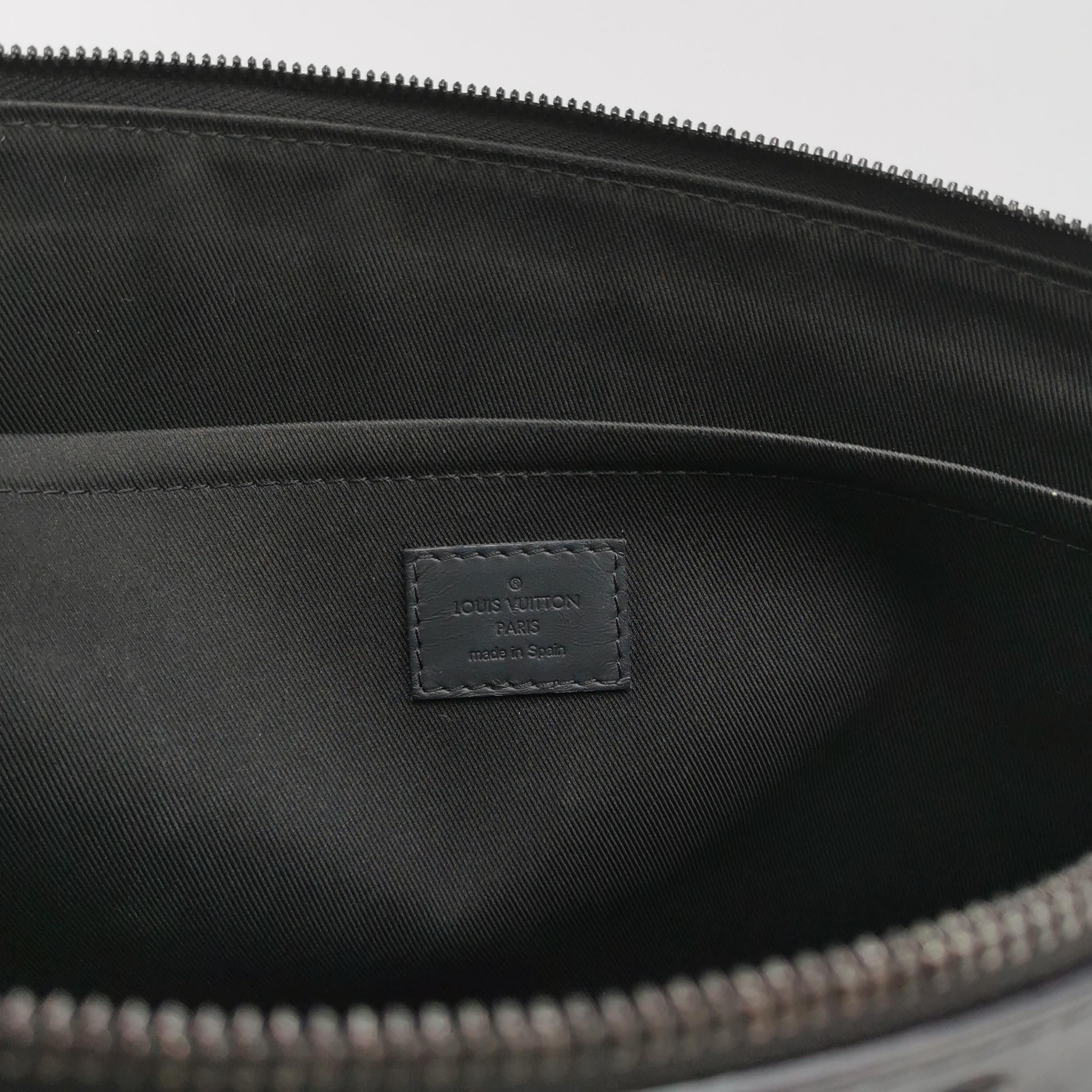 Louis Vuitton Louis Vuitton Discovery Pochette Black Embossed Clutch Size ONE SIZE - 13 Thumbnail