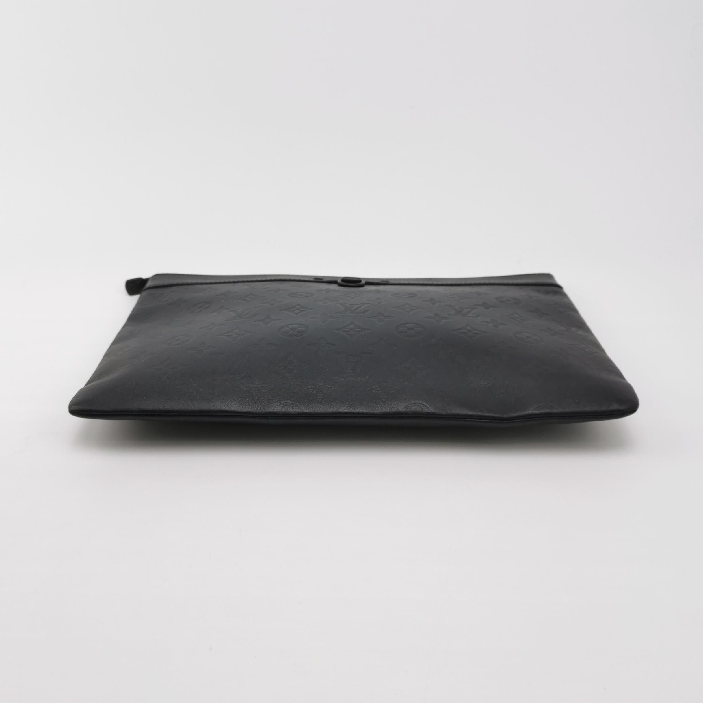 Louis Vuitton Louis Vuitton Discovery Pochette Black Embossed Clutch Size ONE SIZE - 9 Thumbnail