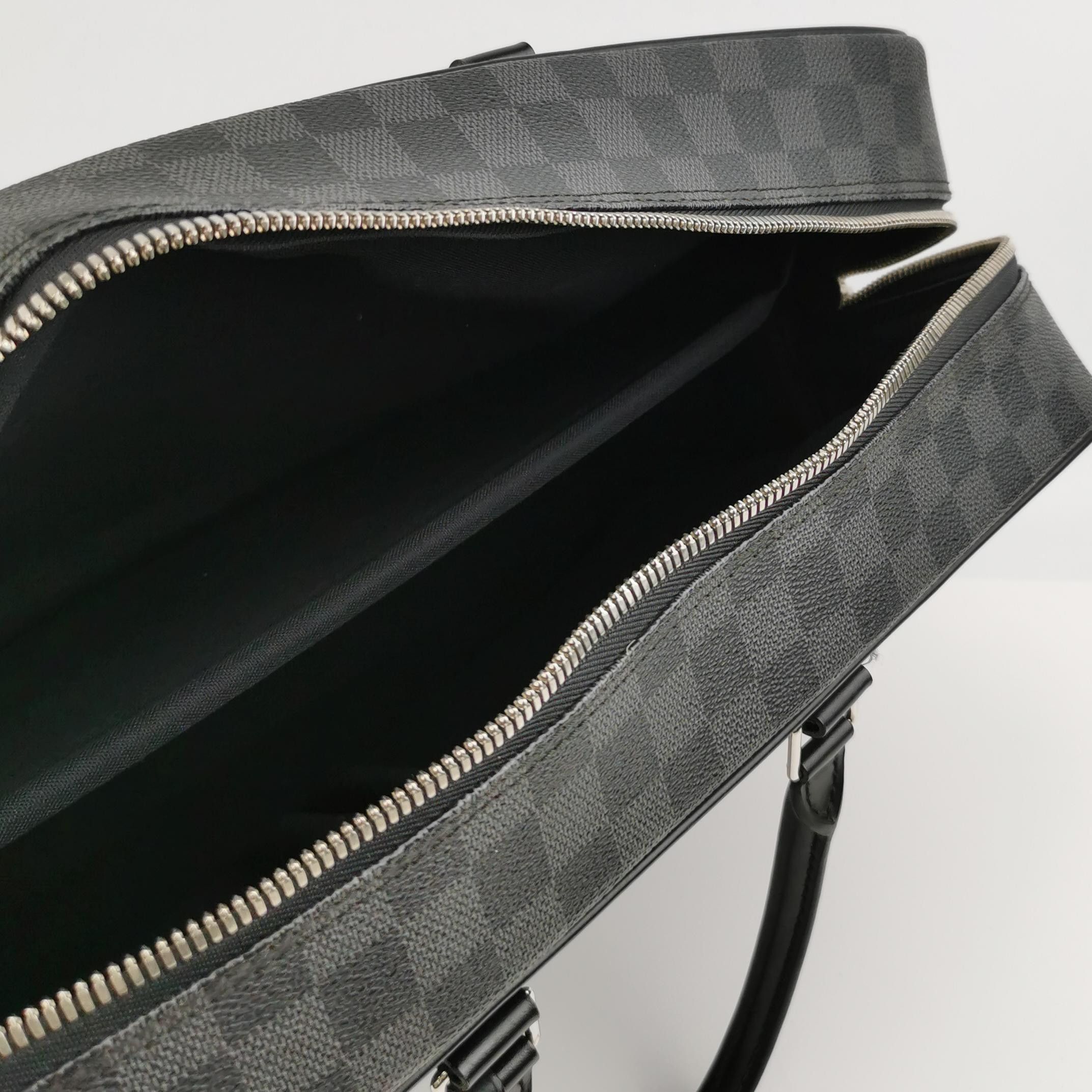 Louis Vuitton Louis Vuitton Damier Leather Briefcase Crossbody Size ONE SIZE - 14 Thumbnail
