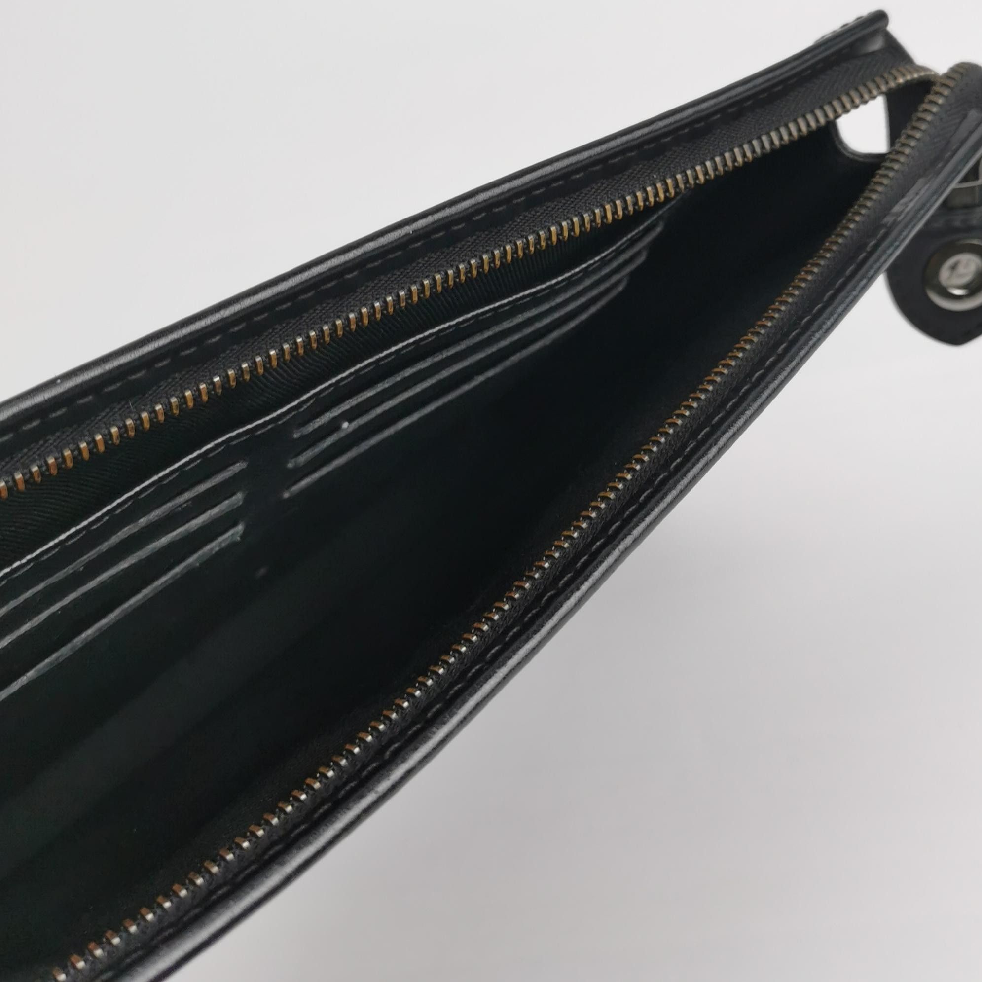 Louis Vuitton Louis Vuitton Pochette Voyage Medium Monogram Clutch Size ONE SIZE - 11 Thumbnail