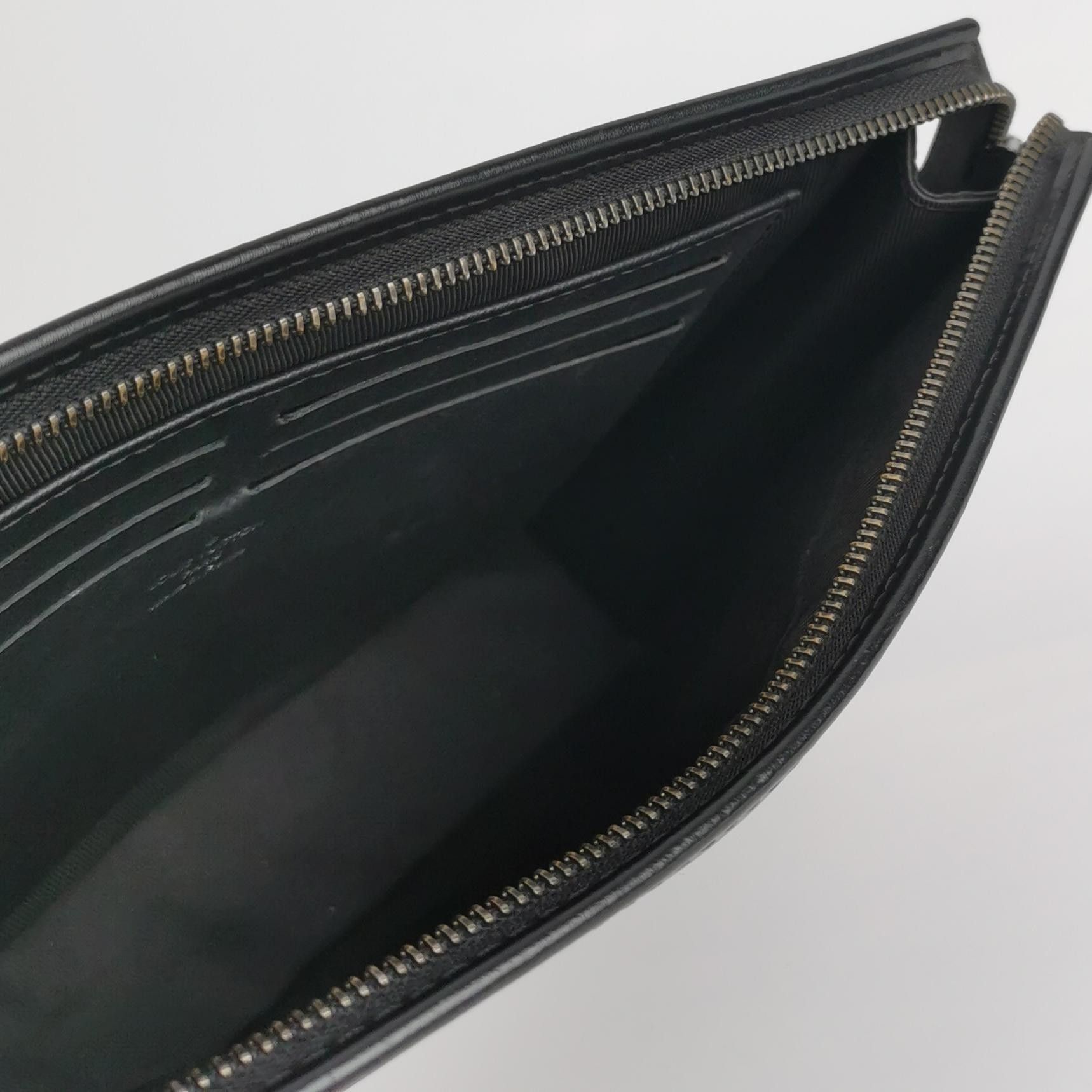 Louis Vuitton Louis Vuitton Monogram Pochette Voyage Medium Clutch Size ONE SIZE - 11 Thumbnail