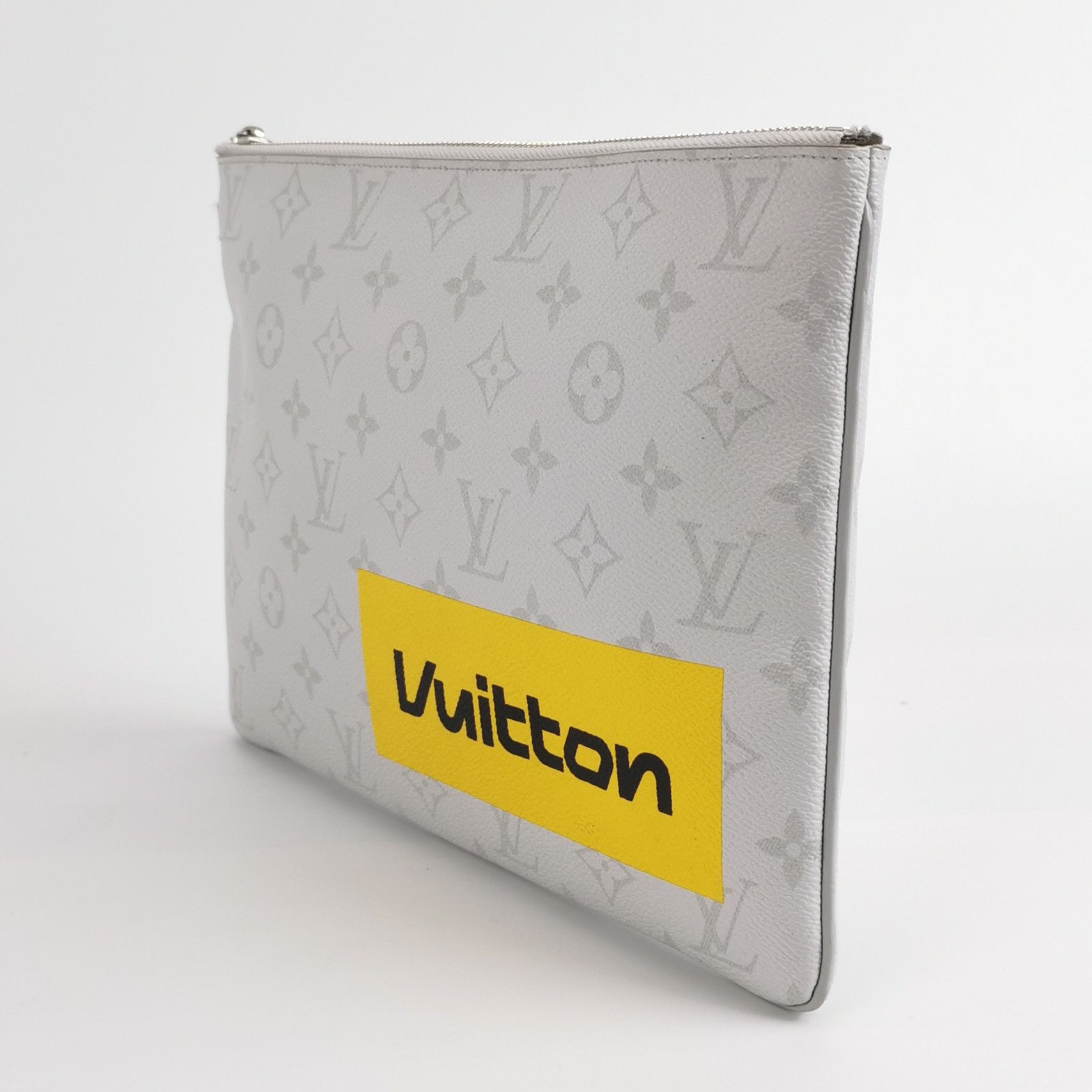 Louis Vuitton Louis Vuitton Pochette Voyage Gray Monogram Clutch Size ONE SIZE - 3 Thumbnail
