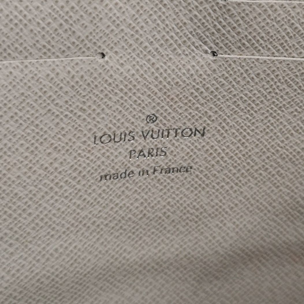 Louis Vuitton Louis Vuitton Pochette Voyage Gray Monogram Clutch Size ONE SIZE - 13 Thumbnail