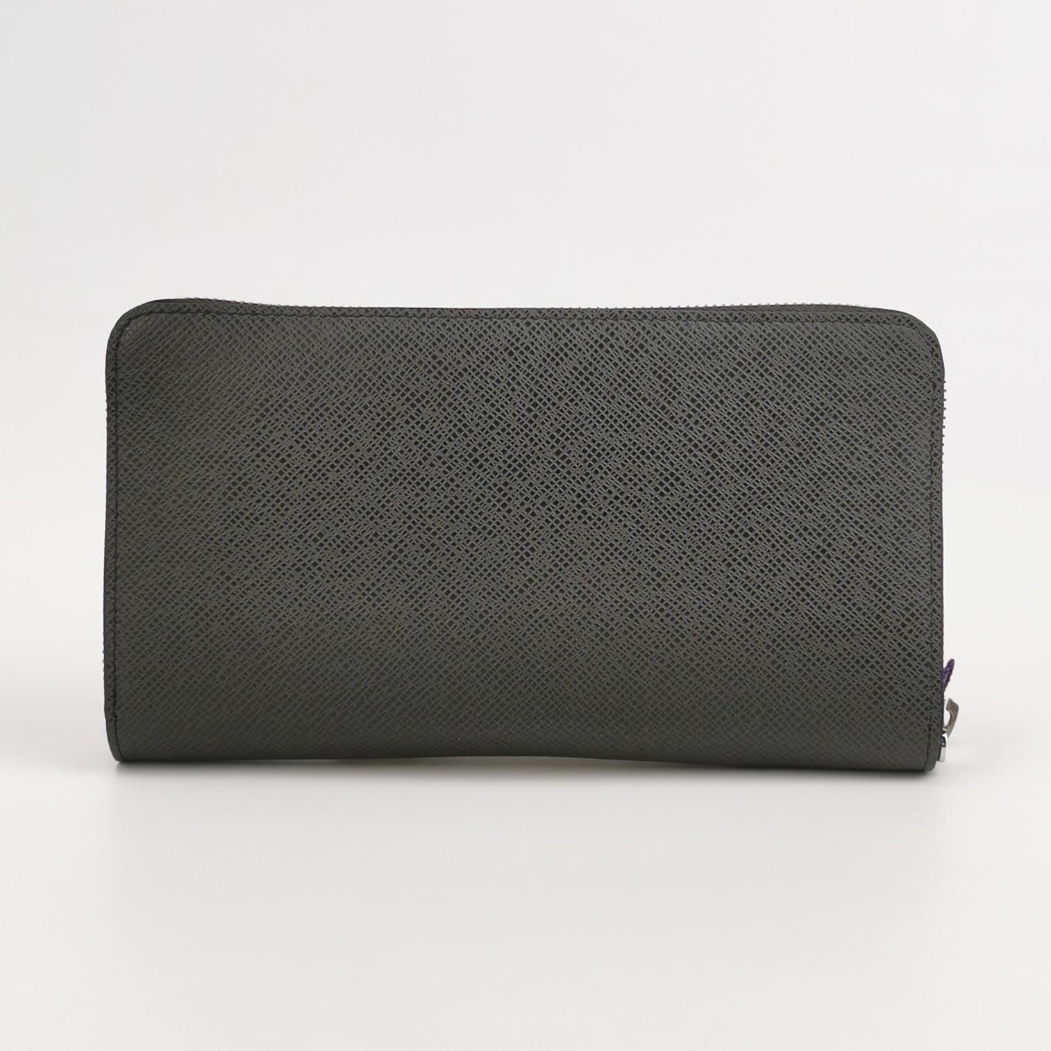Louis Vuitton Louis Vuitton Baikal Solid Calfskin Zip Clutch Size ONE SIZE - 8 Thumbnail