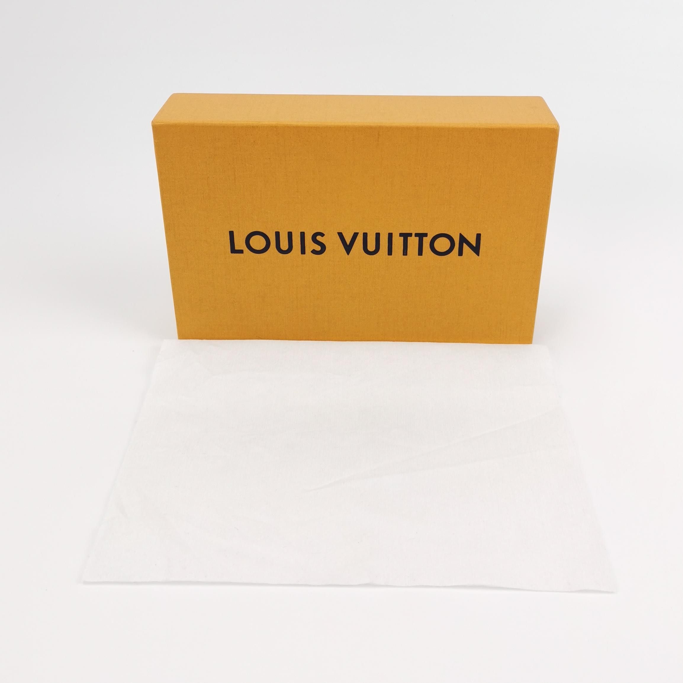 Louis Vuitton Louis Vuitton Baikal Solid Calfskin Zip Clutch Size ONE SIZE - 18 Thumbnail