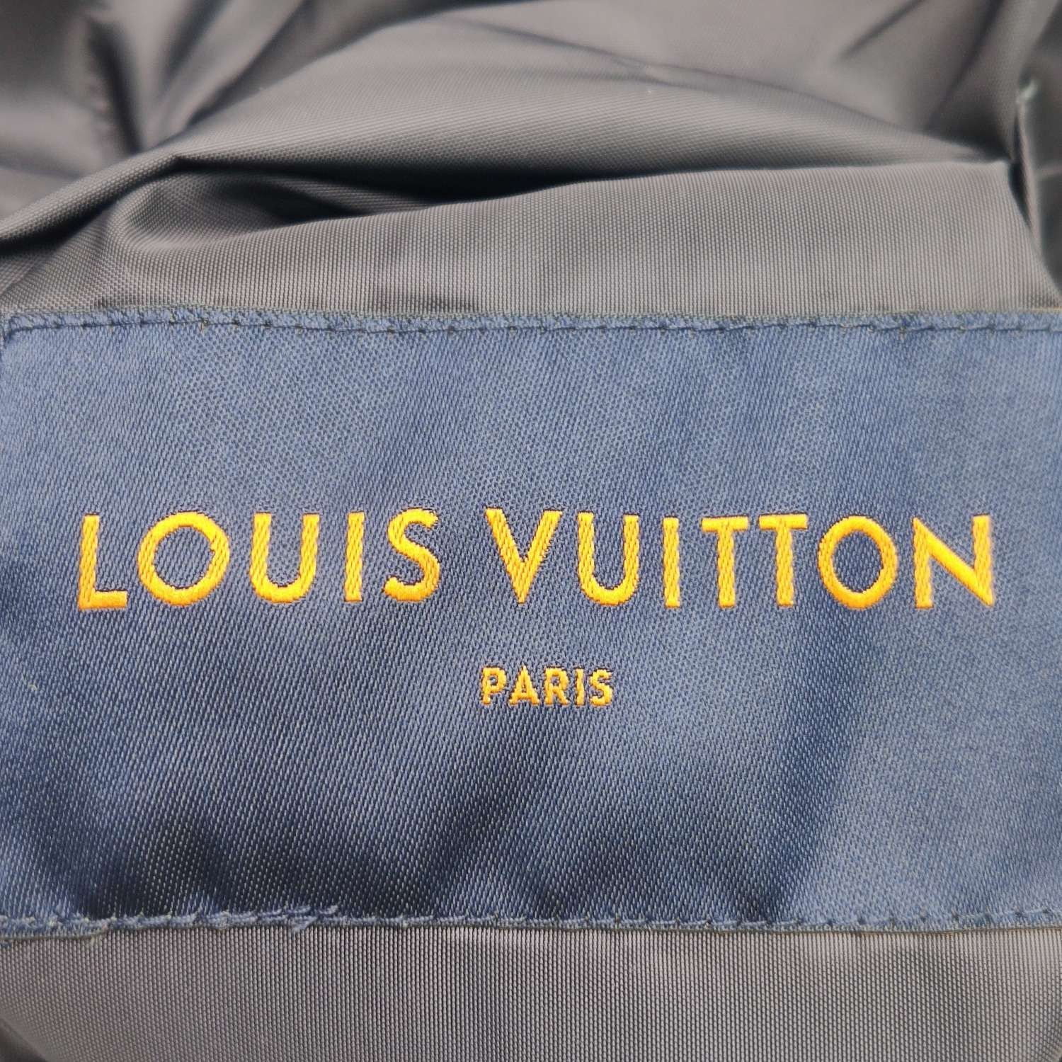 Louis Vuitton Louis Vuitton Monogram Hooded Zip Reversible Jacket L Size US L / EU 52-54 / 3 - 12 Thumbnail