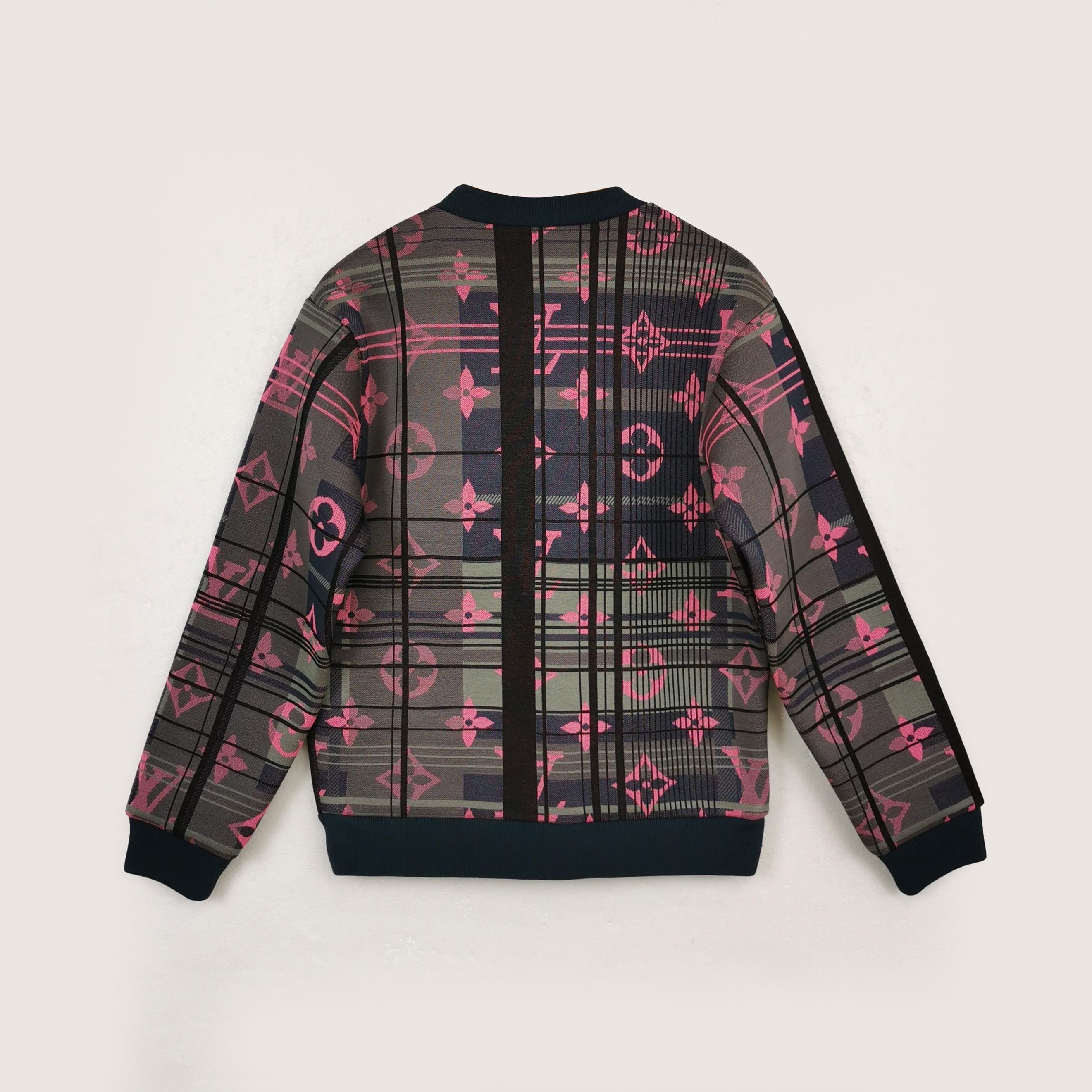 Louis Vuitton Louis Vuitton Monogram Crewneck Sweatshirt S Size US S / EU 44-46 / 1 - 3 Thumbnail