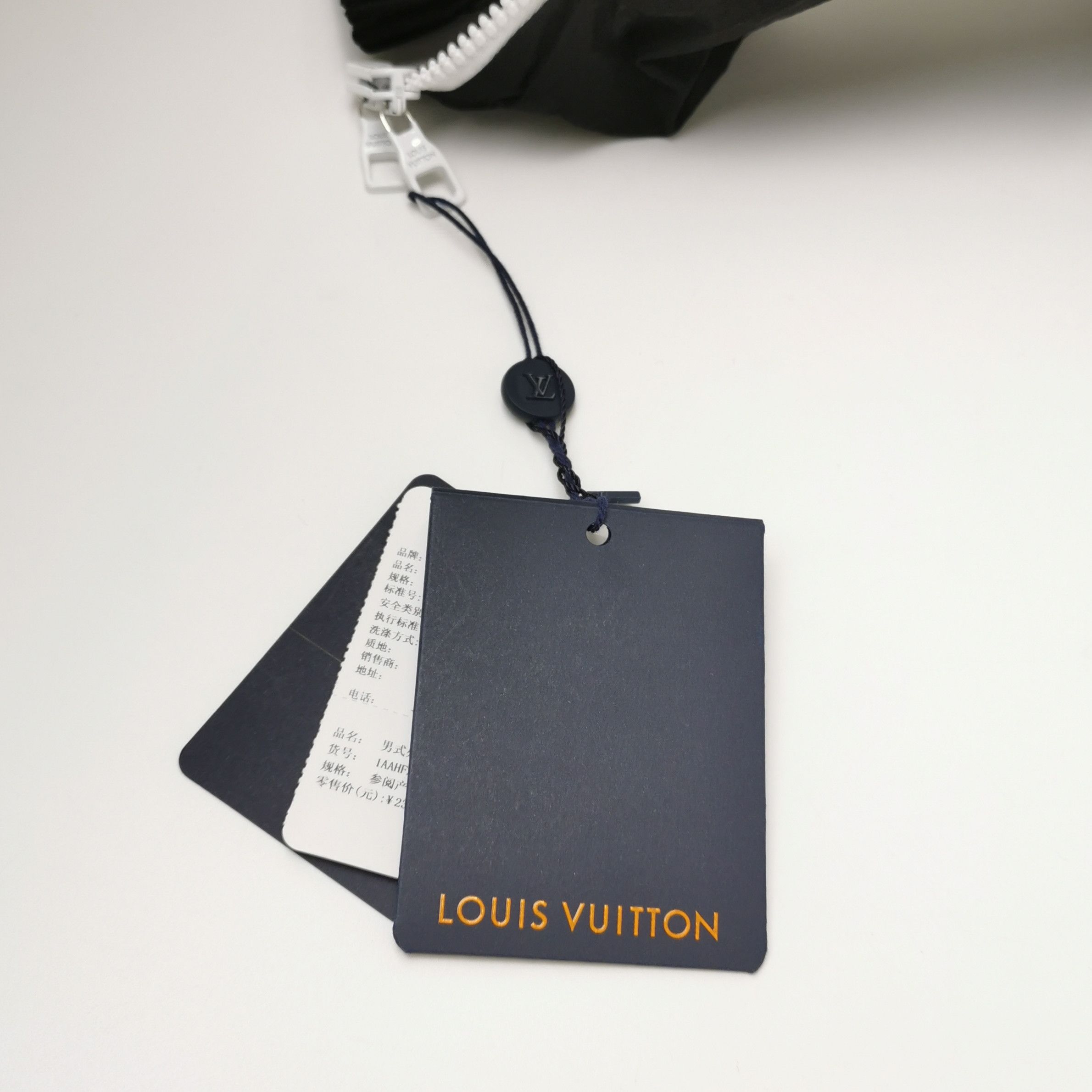 Louis Vuitton Louis Vuitton Graphic Hoodie L Size Size US L / EU 52-54 / 3 - 7 Thumbnail