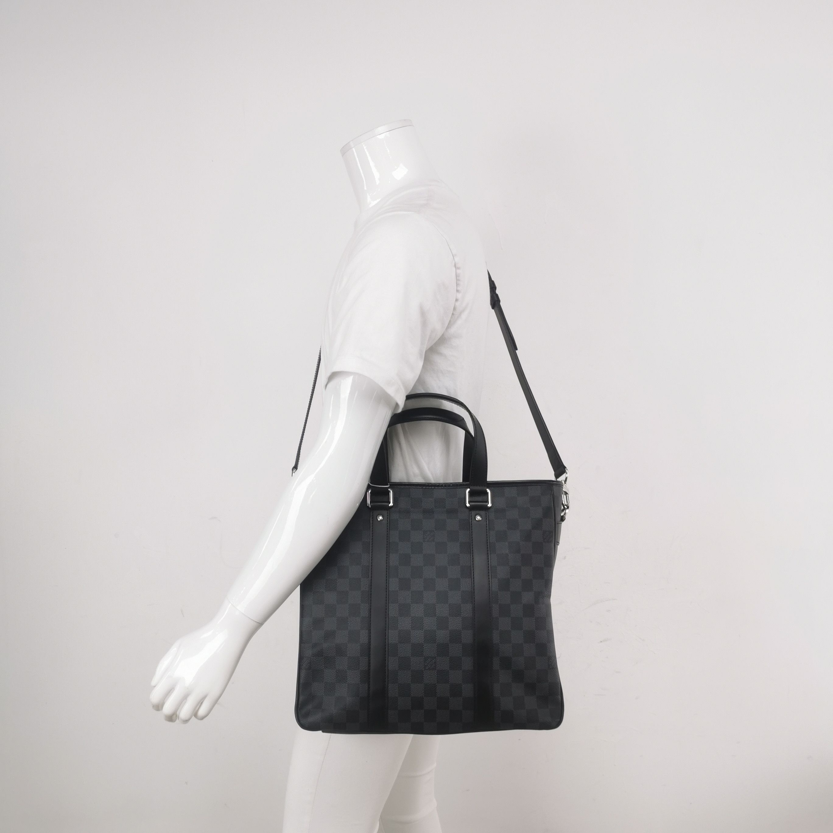Louis Vuitton Louis Vuitton Damier Graphite Tadao Crossbody Briefcase Size ONE SIZE - 4 Thumbnail