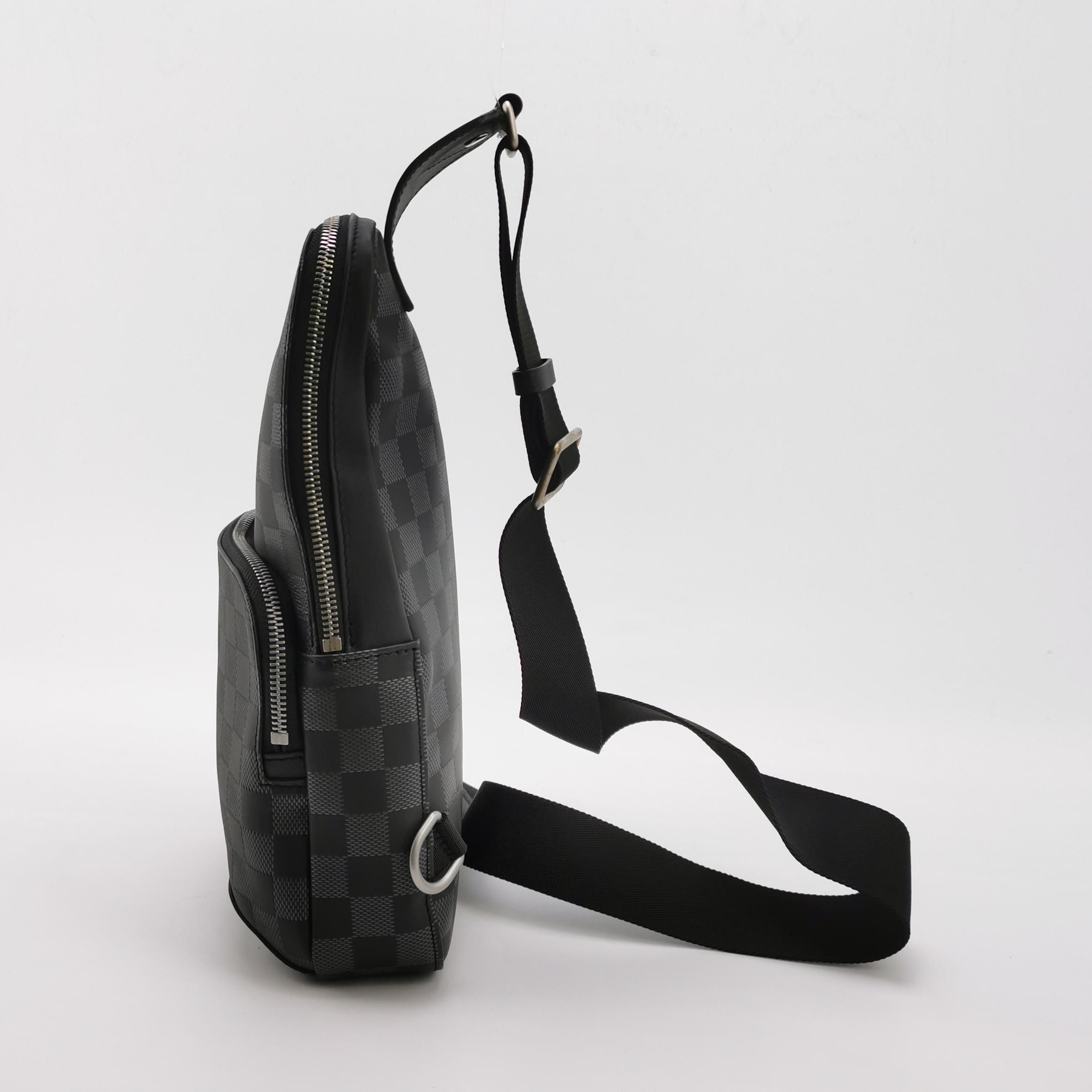 Louis Vuitton Louis Vuitton Avenue Damier Graphite Chest Bag Size ONE SIZE - 6 Thumbnail